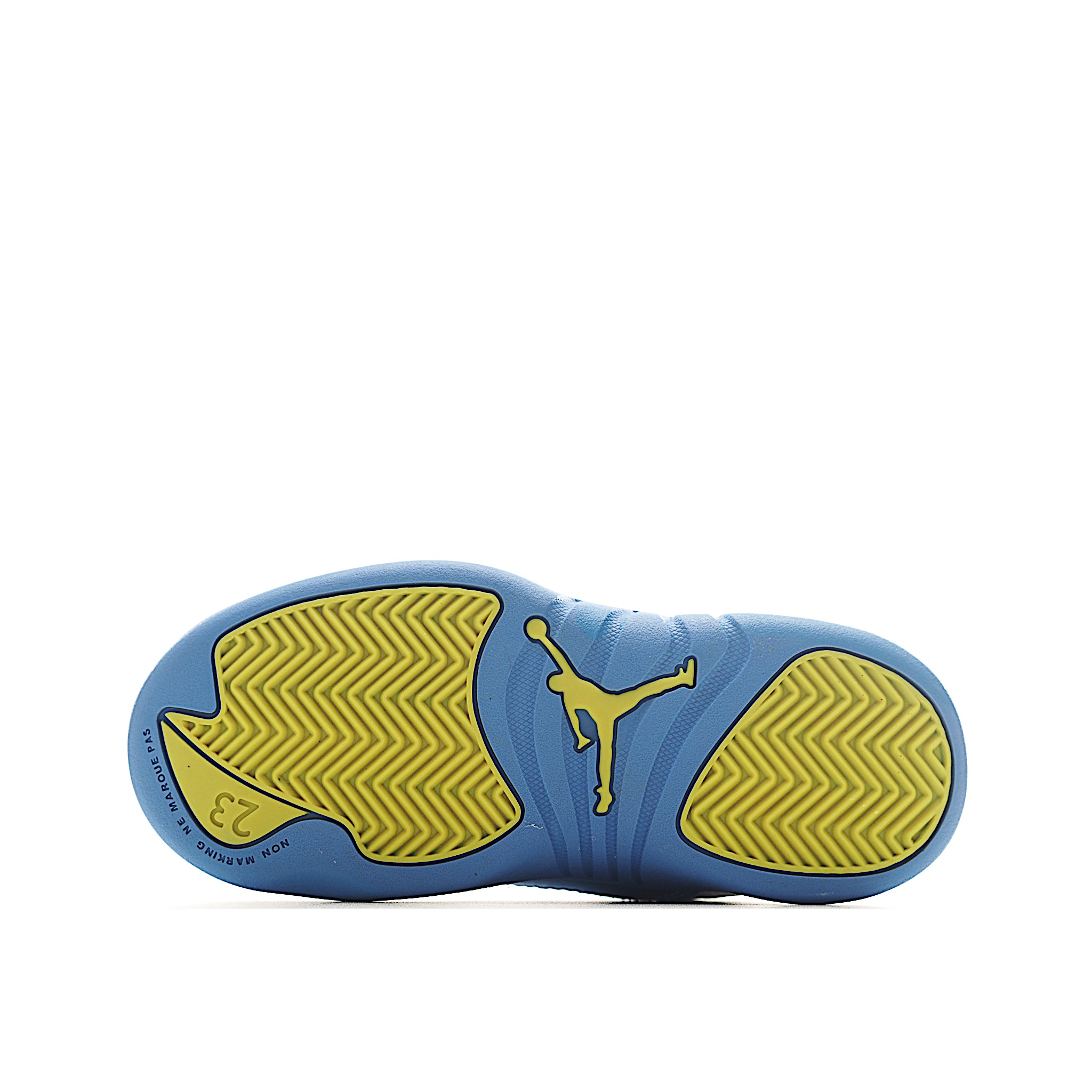 图片[6]-新工厂 让您的孩子拥有AJ 12童鞋，一直是运动鞋爱好者的最爱，鞋跟处采用封装式 Air 缓冲设计。鞋面采用真皮、合成皮革和织物混合制成，并带有独特的放射状缝线。内衬柔软，穿着舒适。柔韧的橡胶鞋底为成长中的双脚提供良好的抓地力和支撑，让宝宝在操场上保持步伐。 货号：6114 尺码：22-37-选品中心