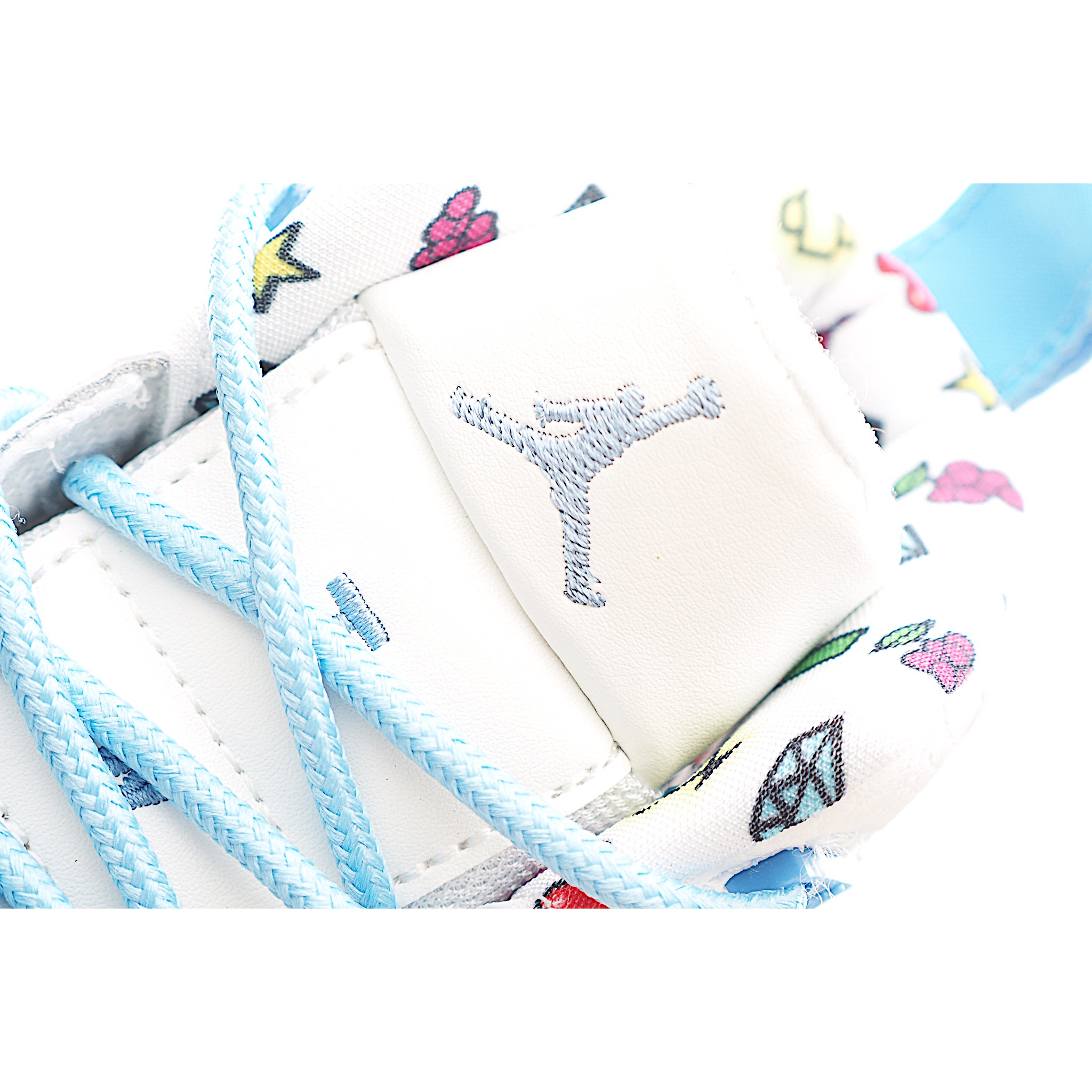 图片[7]-新工厂 让您的孩子拥有AJ 12童鞋，一直是运动鞋爱好者的最爱，鞋跟处采用封装式 Air 缓冲设计。鞋面采用真皮、合成皮革和织物混合制成，并带有独特的放射状缝线。内衬柔软，穿着舒适。柔韧的橡胶鞋底为成长中的双脚提供良好的抓地力和支撑，让宝宝在操场上保持步伐。 货号：6114 尺码：22-37-选品中心