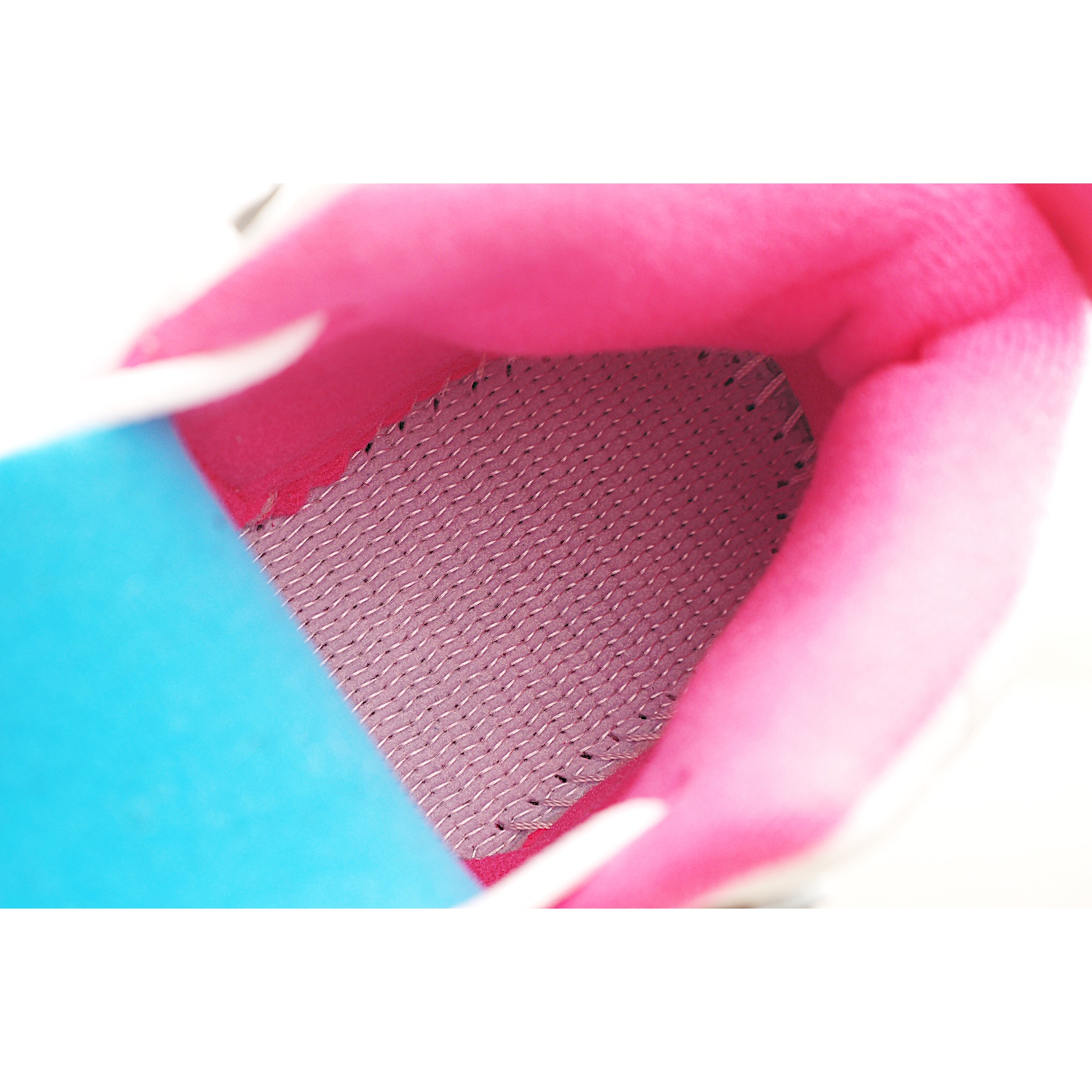 图片[5]-让您的孩子拥有AJ 12童鞋，一直是运动鞋爱好者的最爱，鞋跟处采用封装式 Air 缓冲设计。鞋面采用真皮、合成皮革和织物混合制成，并带有独特的放射状缝线。内衬柔软，穿着舒适。柔韧的橡胶鞋底为成长中的双脚提供良好的抓地力和支撑，让宝宝在操场上保持步伐。 货号：6109 尺码：22-37-选品中心