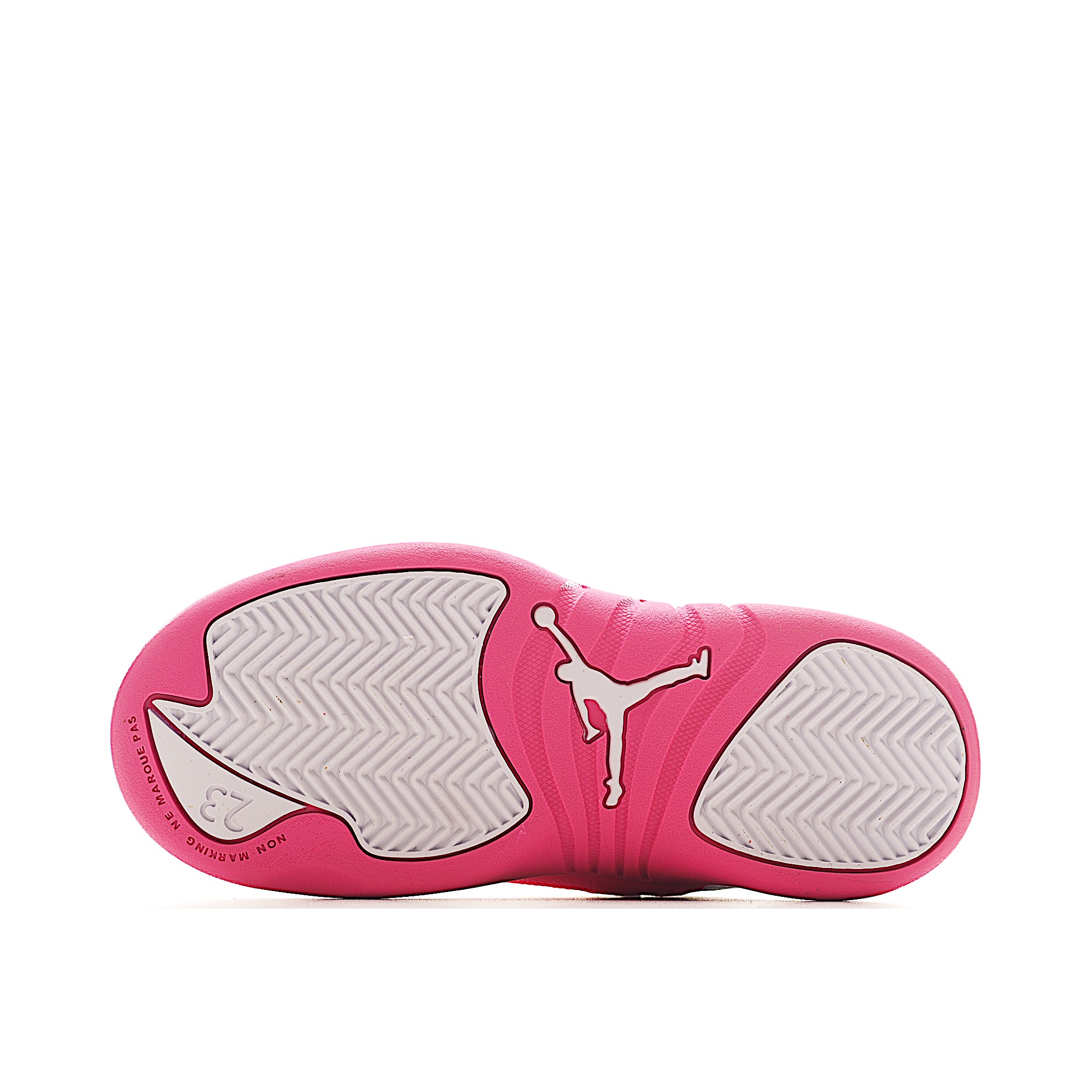 图片[8]-让您的孩子拥有AJ 12童鞋，一直是运动鞋爱好者的最爱，鞋跟处采用封装式 Air 缓冲设计。鞋面采用真皮、合成皮革和织物混合制成，并带有独特的放射状缝线。内衬柔软，穿着舒适。柔韧的橡胶鞋底为成长中的双脚提供良好的抓地力和支撑，让宝宝在操场上保持步伐。 货号：6109 尺码：22-37-选品中心