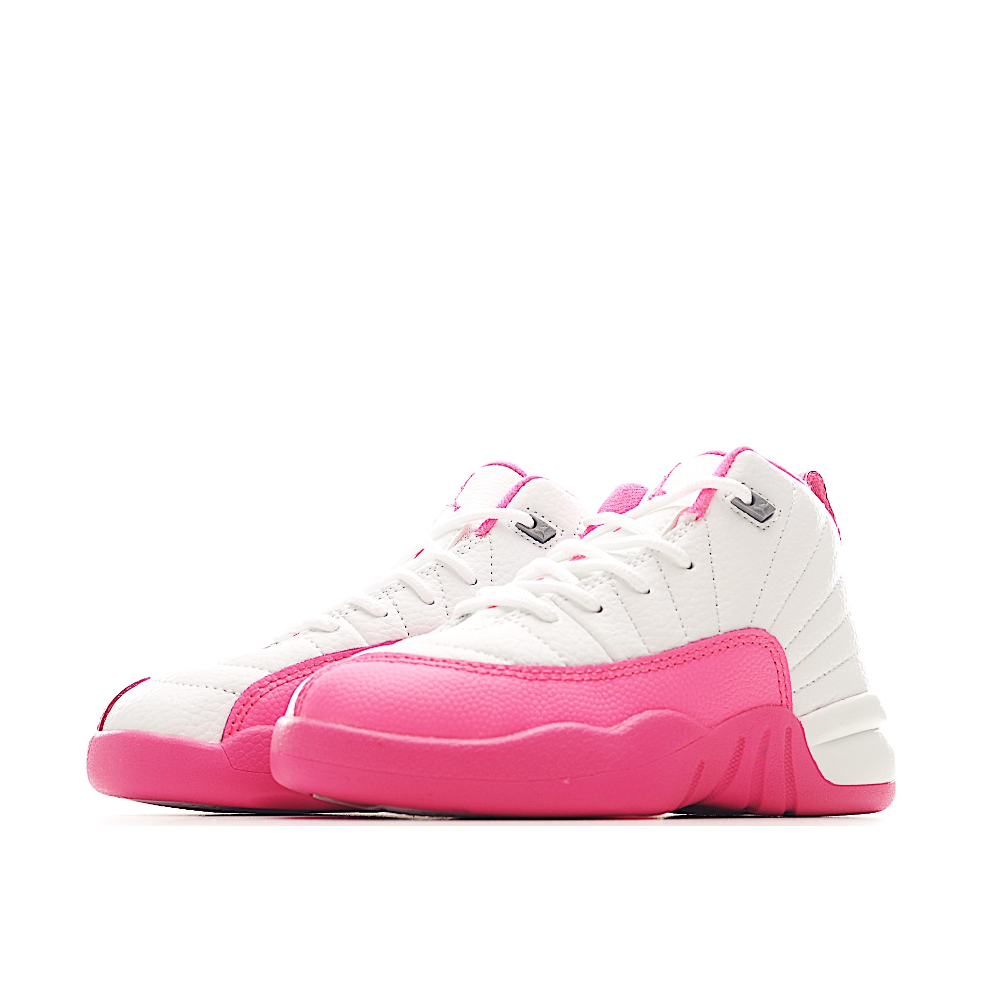 图片[3]-让您的孩子拥有AJ 12童鞋，一直是运动鞋爱好者的最爱，鞋跟处采用封装式 Air 缓冲设计。鞋面采用真皮、合成皮革和织物混合制成，并带有独特的放射状缝线。内衬柔软，穿着舒适。柔韧的橡胶鞋底为成长中的双脚提供良好的抓地力和支撑，让宝宝在操场上保持步伐。 货号：6109 尺码：22-37-选品中心