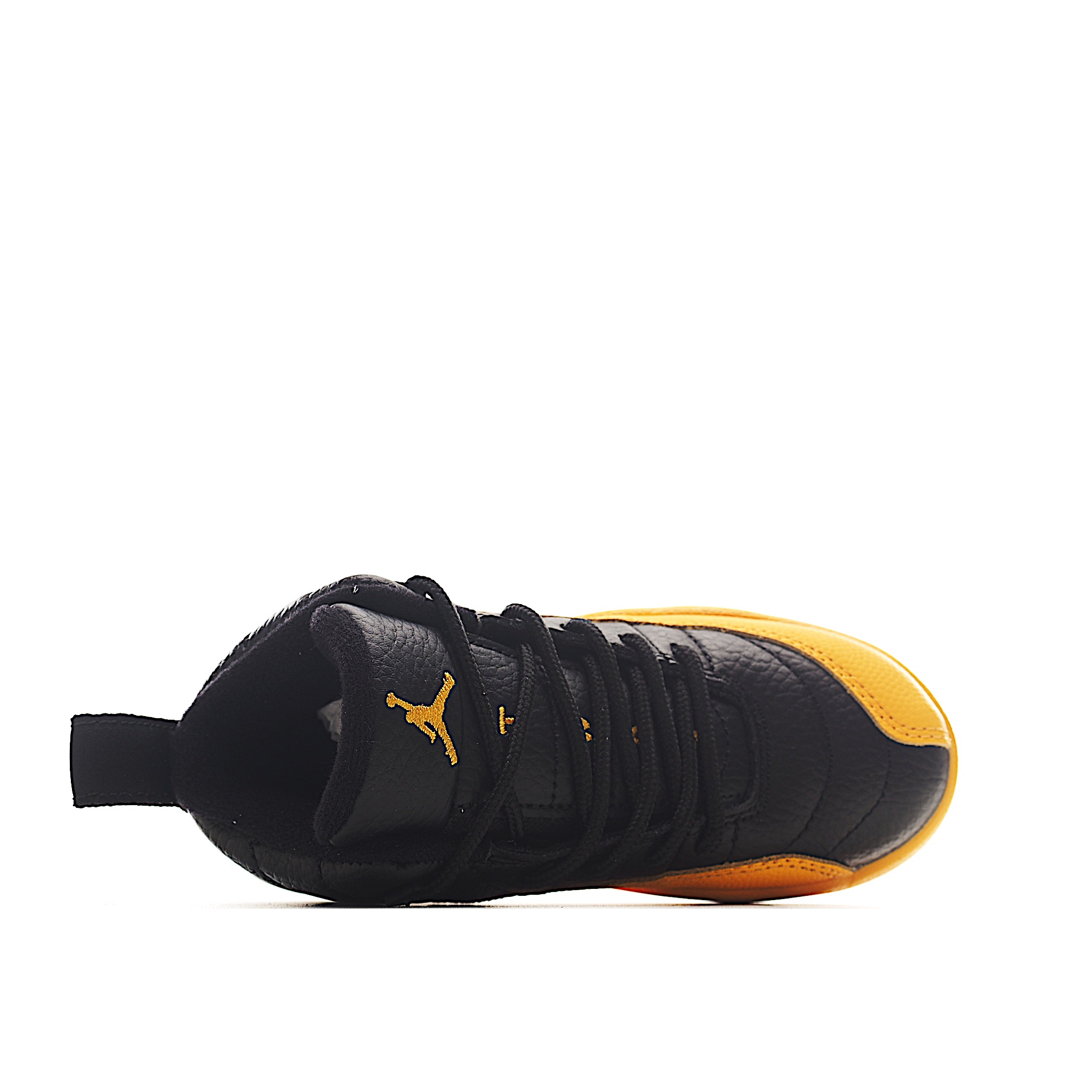 图片[9]-让您的孩子拥有AJ 12童鞋，一直是运动鞋爱好者的最爱，鞋跟处采用封装式 Air 缓冲设计。鞋面采用真皮、合成皮革和织物混合制成，并带有独特的放射状缝线。内衬柔软，穿着舒适。柔韧的橡胶鞋底为成长中的双脚提供良好的抓地力和支撑，让宝宝在操场上保持步伐。 货号：6070 尺码：22-37-选品中心