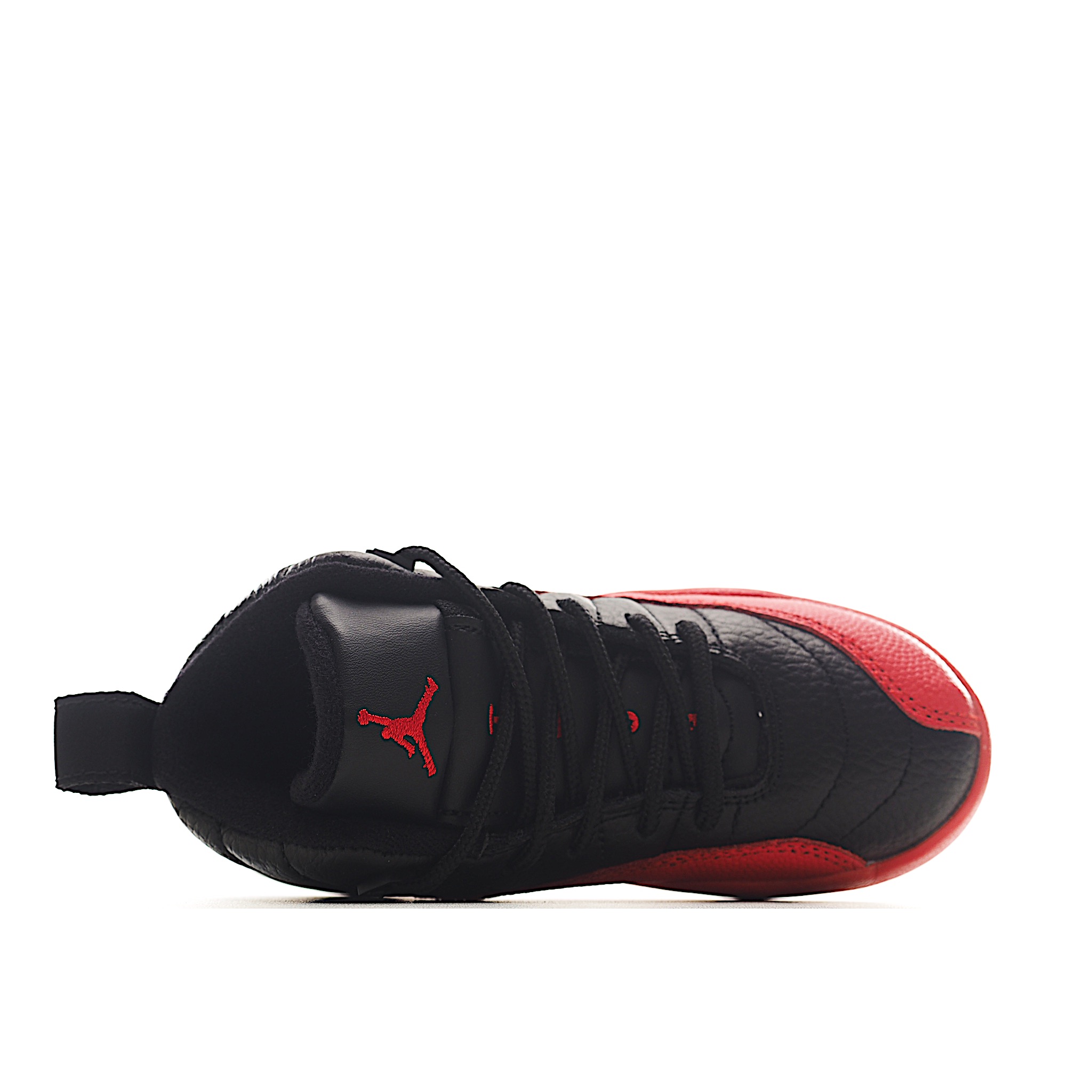 图片[9]-让您的孩子拥有AJ 12童鞋，一直是运动鞋爱好者的最爱，鞋跟处采用封装式 Air 缓冲设计。鞋面采用真皮、合成皮革和织物混合制成，并带有独特的放射状缝线。内衬柔软，穿着舒适。柔韧的橡胶鞋底为成长中的双脚提供良好的抓地力和支撑，让宝宝在操场上保持步伐。 货号：6002 尺码：22-37-选品中心