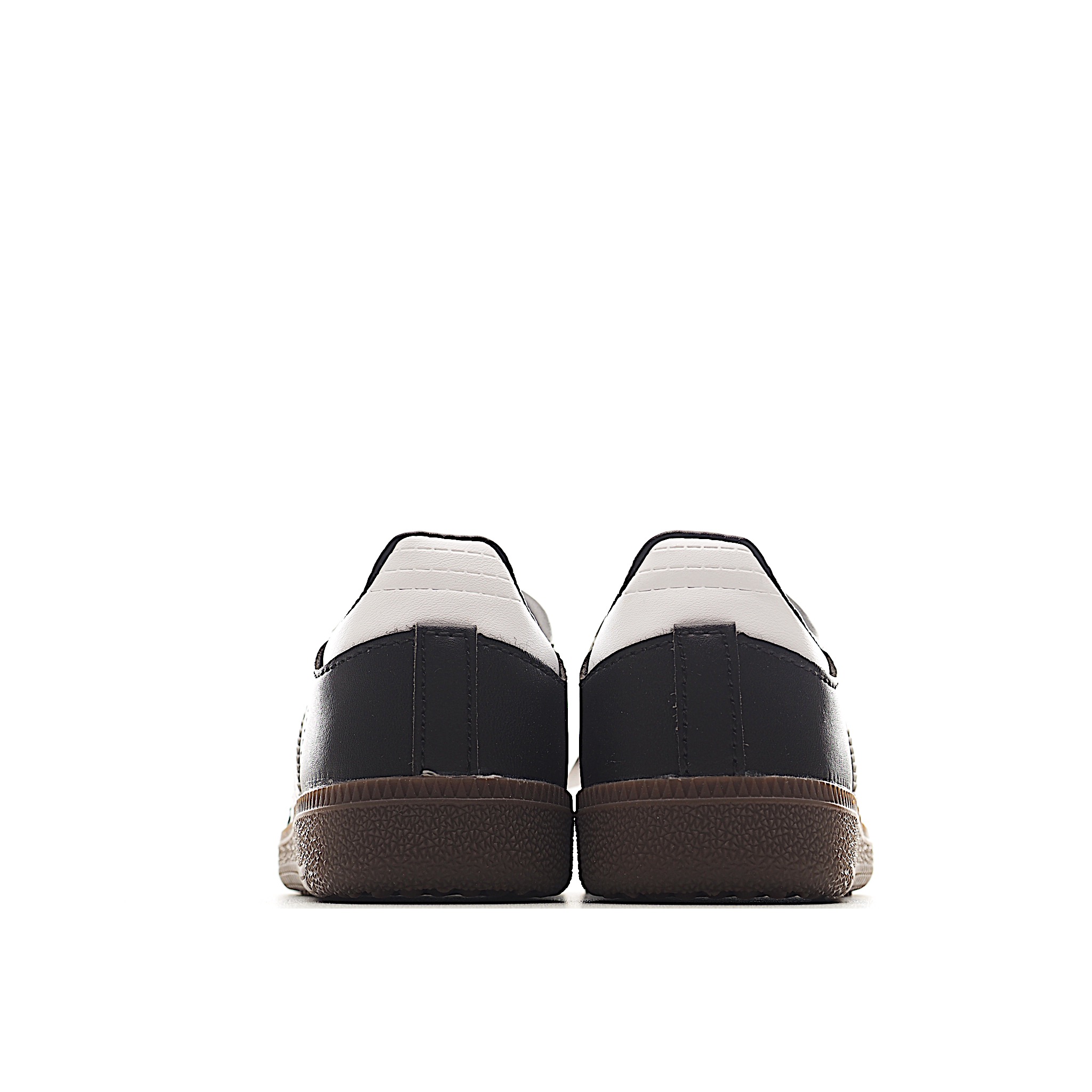 图片[4]-AD 德训 低帮儿童休闲鞋 注：22-27松紧带，28-37系带 如果你回到 1960 年代，你会发现职业足球运动员穿着桑巴，就像这些婴儿鞋一样，几乎就像他们一样。尺寸缩小适合儿童，配有柔软的鞋垫，在全天玩耍时感觉舒适。皮革鞋面、胶橡胶鞋底和3条纹保持经典。 货号：3678 尺码：22-37-选品中心