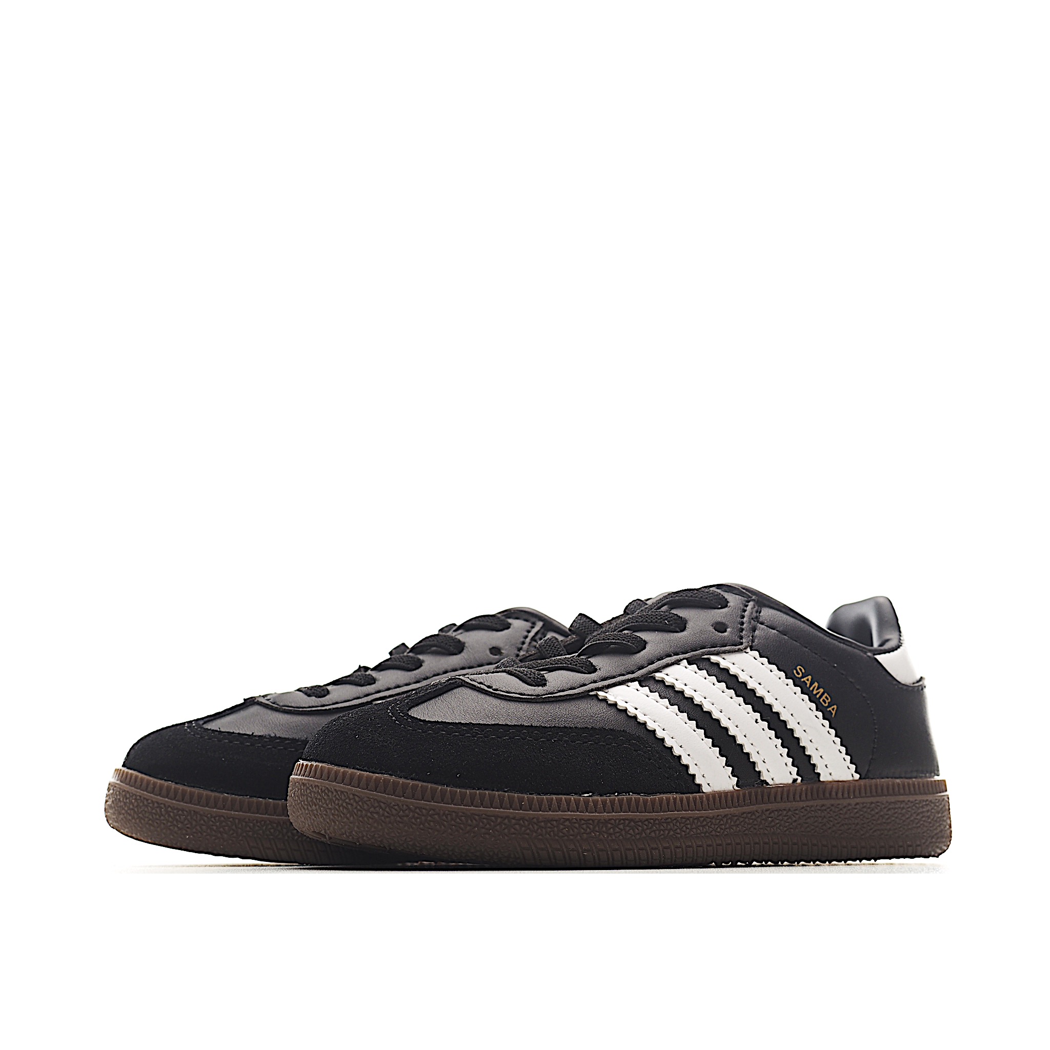 图片[3]-AD 德训 低帮儿童休闲鞋 注：22-27松紧带，28-37系带 如果你回到 1960 年代，你会发现职业足球运动员穿着桑巴，就像这些婴儿鞋一样，几乎就像他们一样。尺寸缩小适合儿童，配有柔软的鞋垫，在全天玩耍时感觉舒适。皮革鞋面、胶橡胶鞋底和3条纹保持经典。 货号：3678 尺码：22-37-选品中心