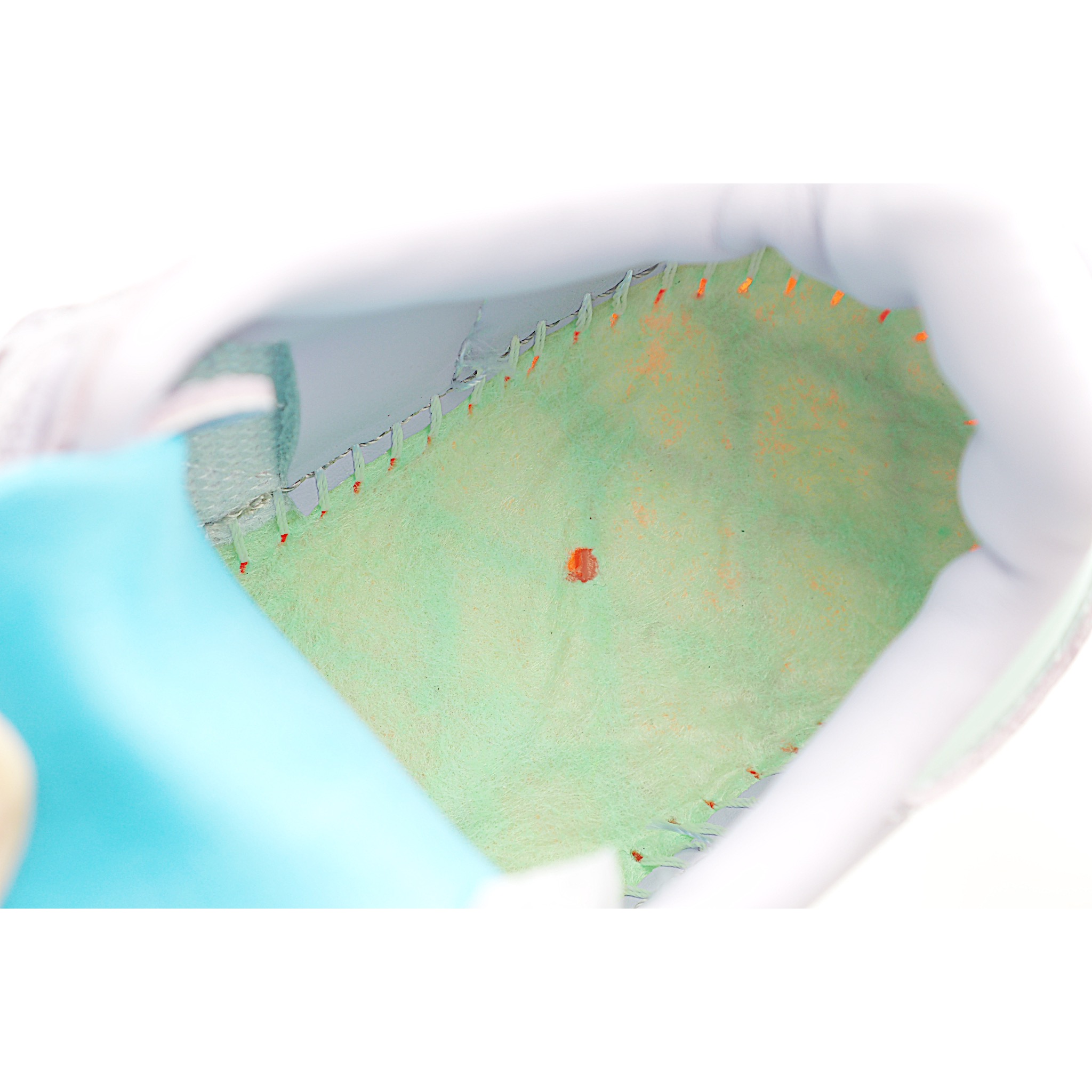 图片[7]-AD 德训 低帮儿童休闲鞋 注：22-27松紧带，28-37系带 如果你回到 1960 年代，你会发现职业足球运动员穿着桑巴，就像这些婴儿鞋一样，几乎就像他们一样。尺寸缩小适合儿童，配有柔软的鞋垫，在全天玩耍时感觉舒适。皮革鞋面、胶橡胶鞋底和3条纹保持经典。 货号：8851 尺码：22-37-选品中心