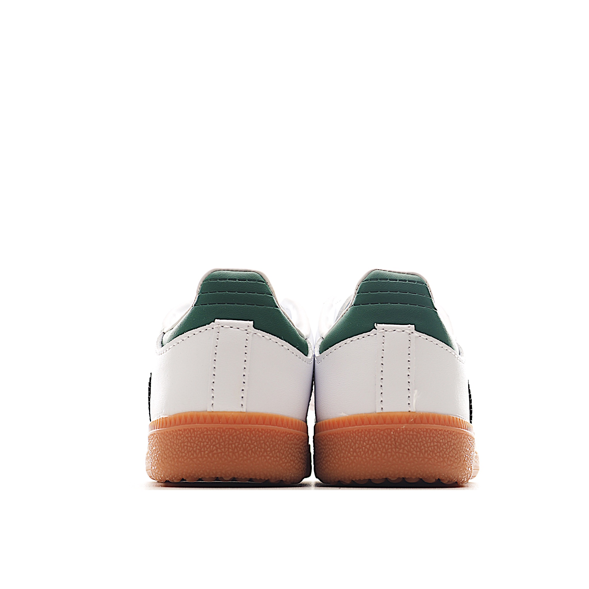 图片[4]-AD 德训 低帮儿童休闲鞋 注：22-27松紧带，28-37系带 如果你回到 1960 年代，你会发现职业足球运动员穿着桑巴，就像这些婴儿鞋一样，几乎就像他们一样。尺寸缩小适合儿童，配有柔软的鞋垫，在全天玩耍时感觉舒适。皮革鞋面、胶橡胶鞋底和3条纹保持经典。 货号：1334 尺码：22-37-选品中心