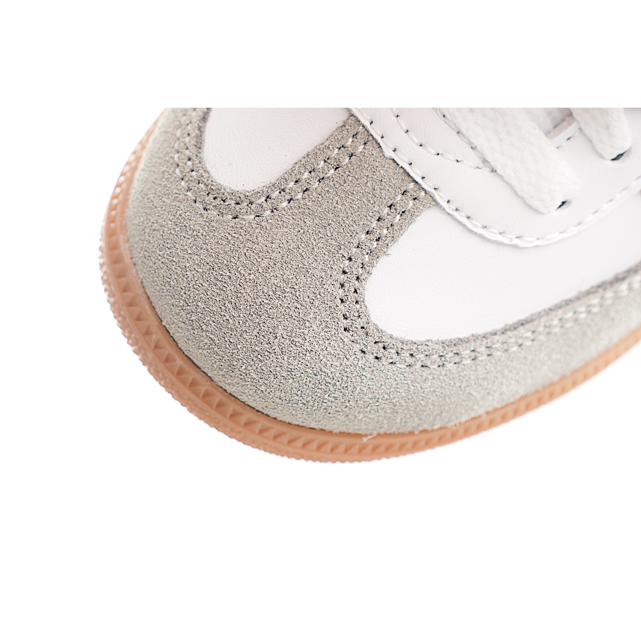 图片[5]-AD 德训 低帮儿童休闲鞋 注：22-27松紧带，28-37系带 如果你回到 1960 年代，你会发现职业足球运动员穿着桑巴，就像这些婴儿鞋一样，几乎就像他们一样。尺寸缩小适合儿童，配有柔软的鞋垫，在全天玩耍时感觉舒适。皮革鞋面、胶橡胶鞋底和3条纹保持经典。 货号：4464 尺码：22-37-选品中心