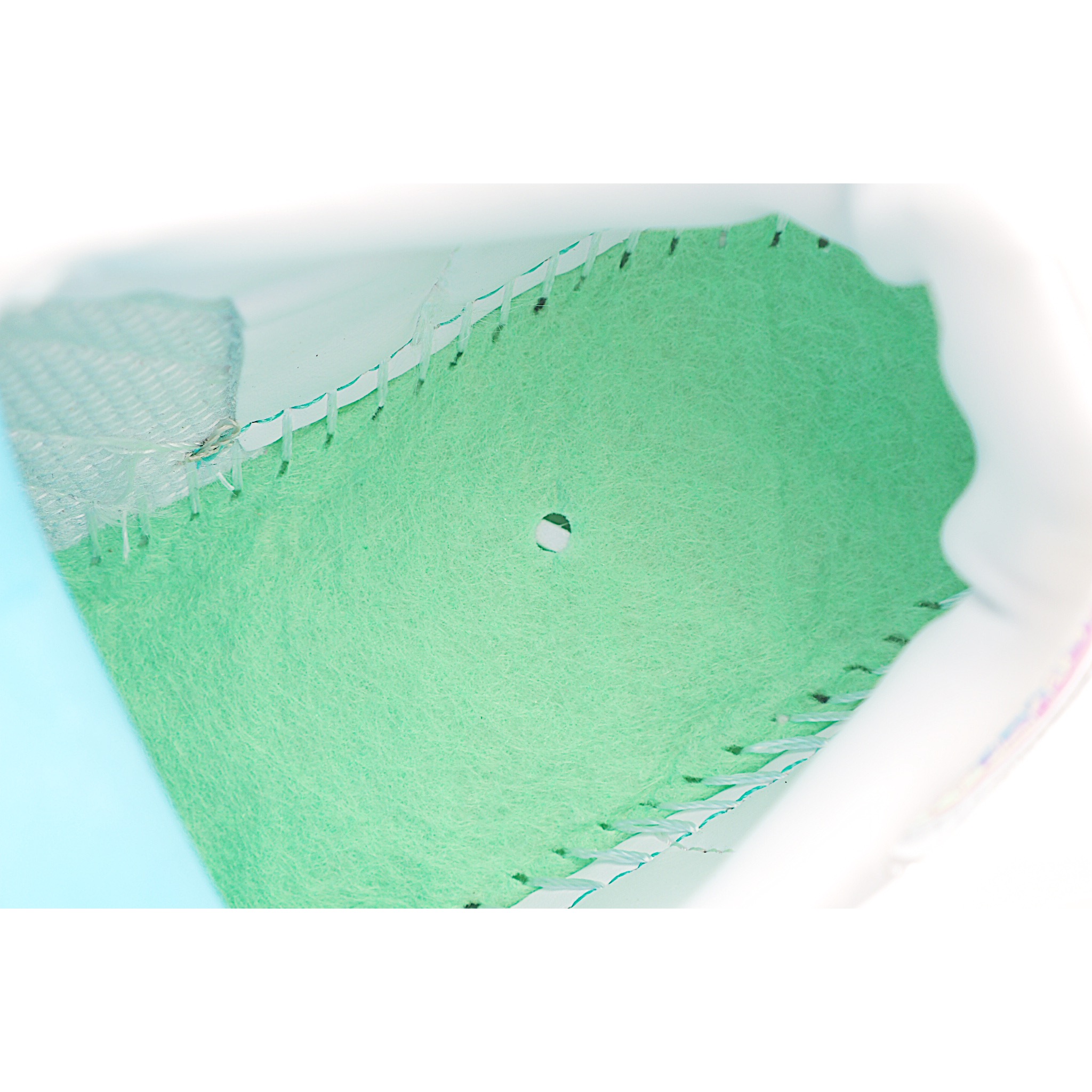 图片[7]-AD 德训 低帮儿童休闲鞋 注：22-27松紧带，28-37系带 如果你回到 1960 年代，你会发现职业足球运动员穿着桑巴，就像这些婴儿鞋一样，几乎就像他们一样。尺寸缩小适合儿童，配有柔软的鞋垫，在全天玩耍时感觉舒适。皮革鞋面、胶橡胶鞋底和3条纹保持经典。 货号：6279 尺码：22-37-选品中心