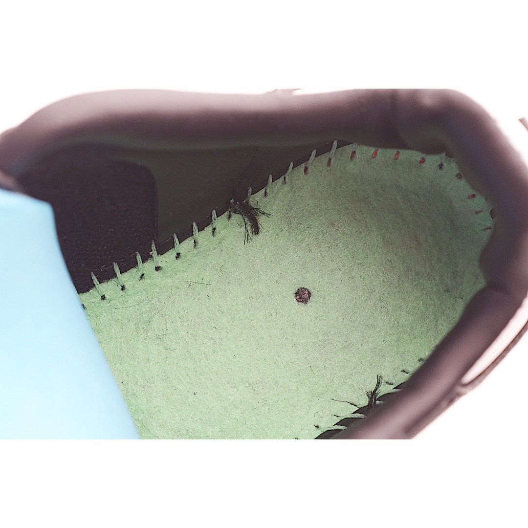 图片[9]-AD 德训 低帮儿童休闲鞋 注：22-27松紧带，28-37系带 如果你回到 1960 年代，你会发现职业足球运动员穿着桑巴，就像这些婴儿鞋一样，几乎就像他们一样。尺寸缩小适合儿童，配有柔软的鞋垫，在全天玩耍时感觉舒适。皮革鞋面、胶橡胶鞋底和3条纹保持经典。 货号：3118 尺码：22-37-选品中心