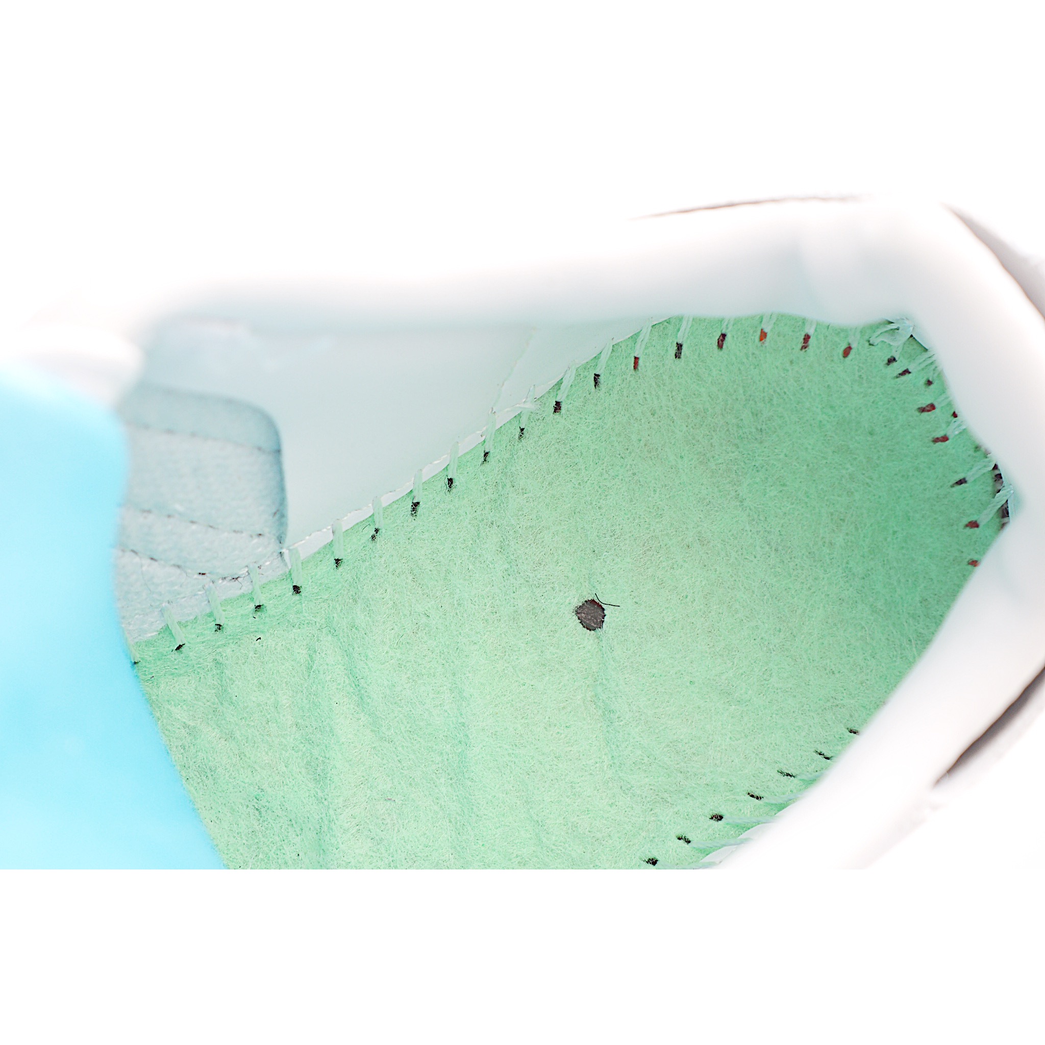 图片[8]-AD 德训 低帮儿童休闲鞋 注：22-27松紧带，28-37系带 如果你回到 1960 年代，你会发现职业足球运动员穿着桑巴，就像这些婴儿鞋一样，几乎就像他们一样。尺寸缩小适合儿童，配有柔软的鞋垫，在全天玩耍时感觉舒适。皮革鞋面、胶橡胶鞋底和3条纹保持经典。 货号：3677 尺码：22-37-选品中心