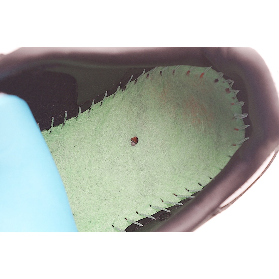 图片[7]-AD 德训 低帮儿童休闲鞋 注：22-27松紧带，28-37系带 如果你回到 1960 年代，你会发现职业足球运动员穿着桑巴，就像这些婴儿鞋一样，几乎就像他们一样。尺寸缩小适合儿童，配有柔软的鞋垫，在全天玩耍时感觉舒适。皮革鞋面、胶橡胶鞋底和3条纹保持经典。 货号：3677 尺码：22-37-选品中心