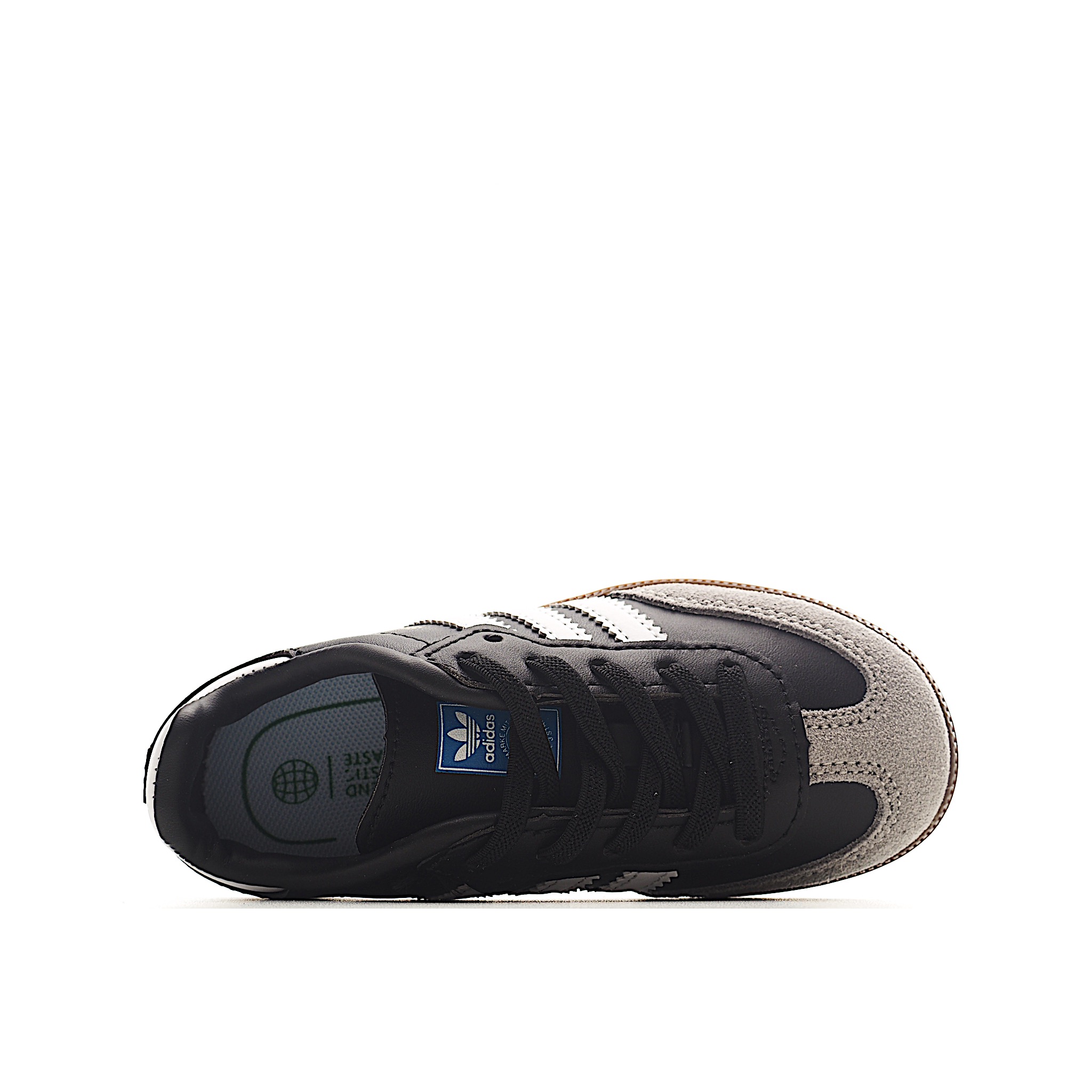 图片[6]-AD 德训 低帮儿童休闲鞋 注：22-27松紧带，28-37系带 如果你回到 1960 年代，你会发现职业足球运动员穿着桑巴，就像这些婴儿鞋一样，几乎就像他们一样。尺寸缩小适合儿童，配有柔软的鞋垫，在全天玩耍时感觉舒适。皮革鞋面、胶橡胶鞋底和3条纹保持经典。 货号：3677 尺码：22-37-选品中心