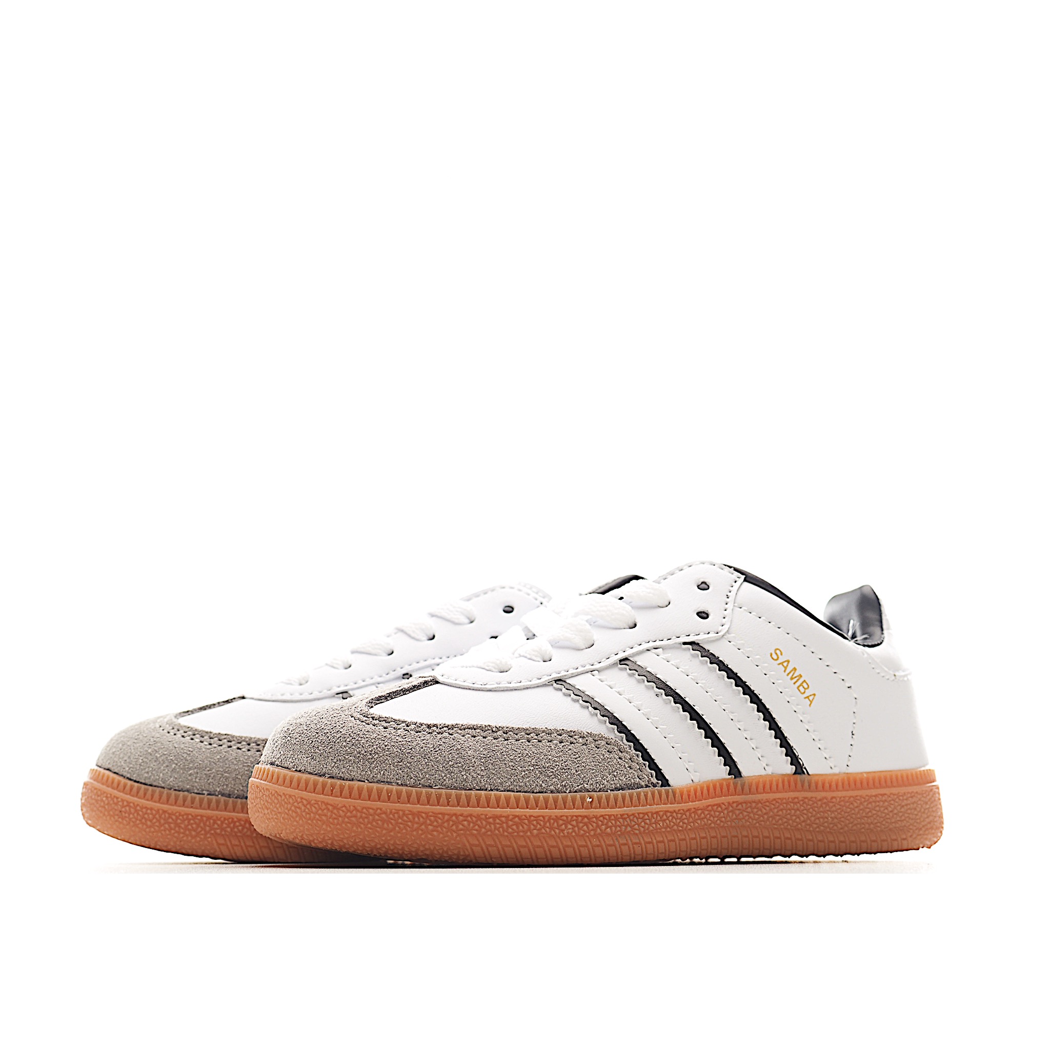 图片[3]-AD 德训 低帮儿童休闲鞋 注：22-27松紧带，28-37系带 如果你回到 1960 年代，你会发现职业足球运动员穿着桑巴，就像这些婴儿鞋一样，几乎就像他们一样。尺寸缩小适合儿童，配有柔软的鞋垫，在全天玩耍时感觉舒适。皮革鞋面、胶橡胶鞋底和3条纹保持经典。 货号：5649 尺码：22-37-选品中心