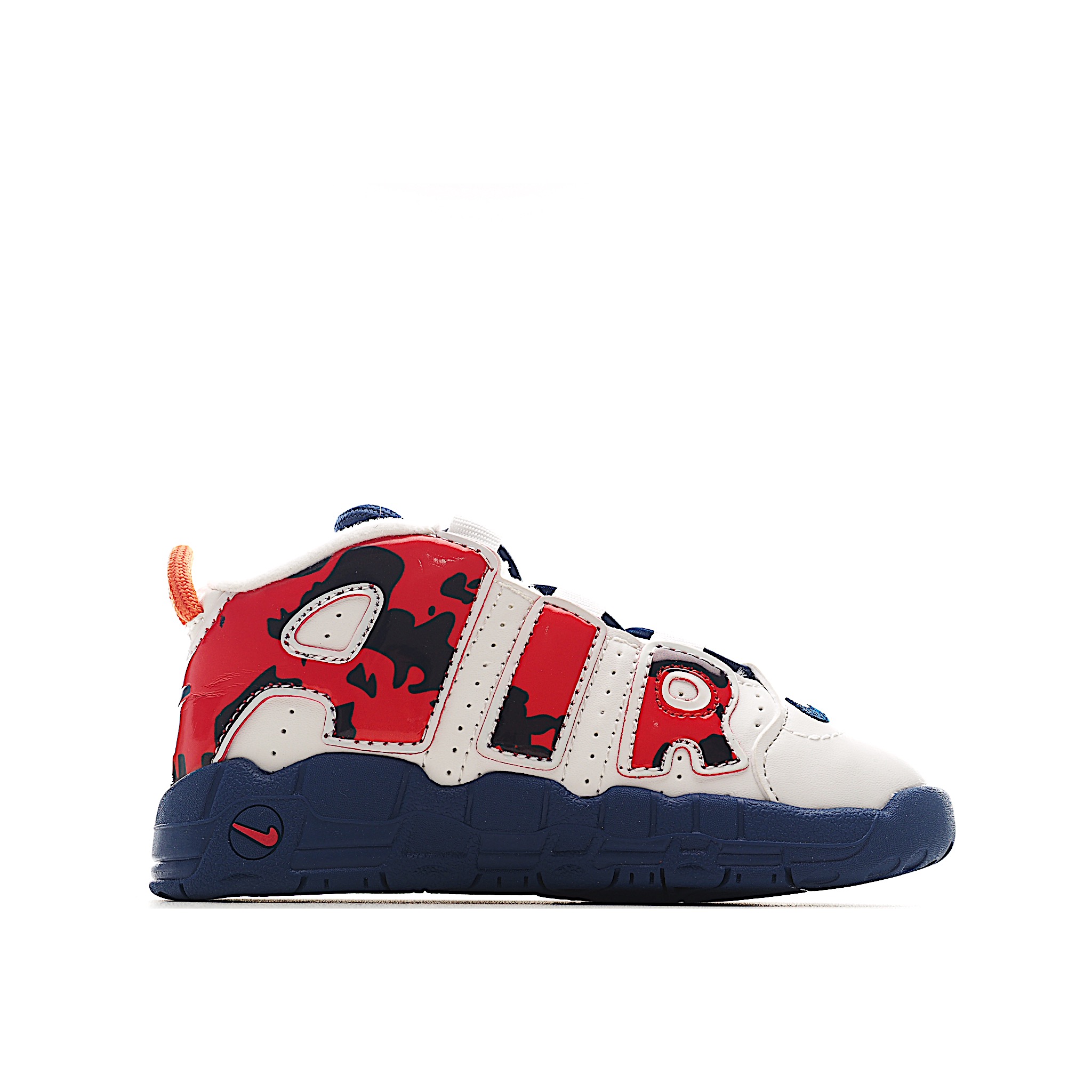 图片[7]-NK 皮蓬 复古篮球松紧带童鞋 1996年，以流行于街头的涂鸦文化为设计灵感，打造出了整体的设计风格夸张而充满魅力，厚实而充满质感的皮质鞋面两侧印刻了一对巨大的字母AIR，独特炫酷的外观惊艳无比。因皮蓬上脚而被广大球迷所熟知，恰逢1996年芝加哥公牛72胜10负的逆天战绩与顺利捧杯，加之皮蓬在赛场上的完美表现，也为其增添了不少的光环，是为球鞋爱好者匠心打造的致敬之作。 尺码：24–27 小童 28-37.5 大童 货号：6100-选品中心