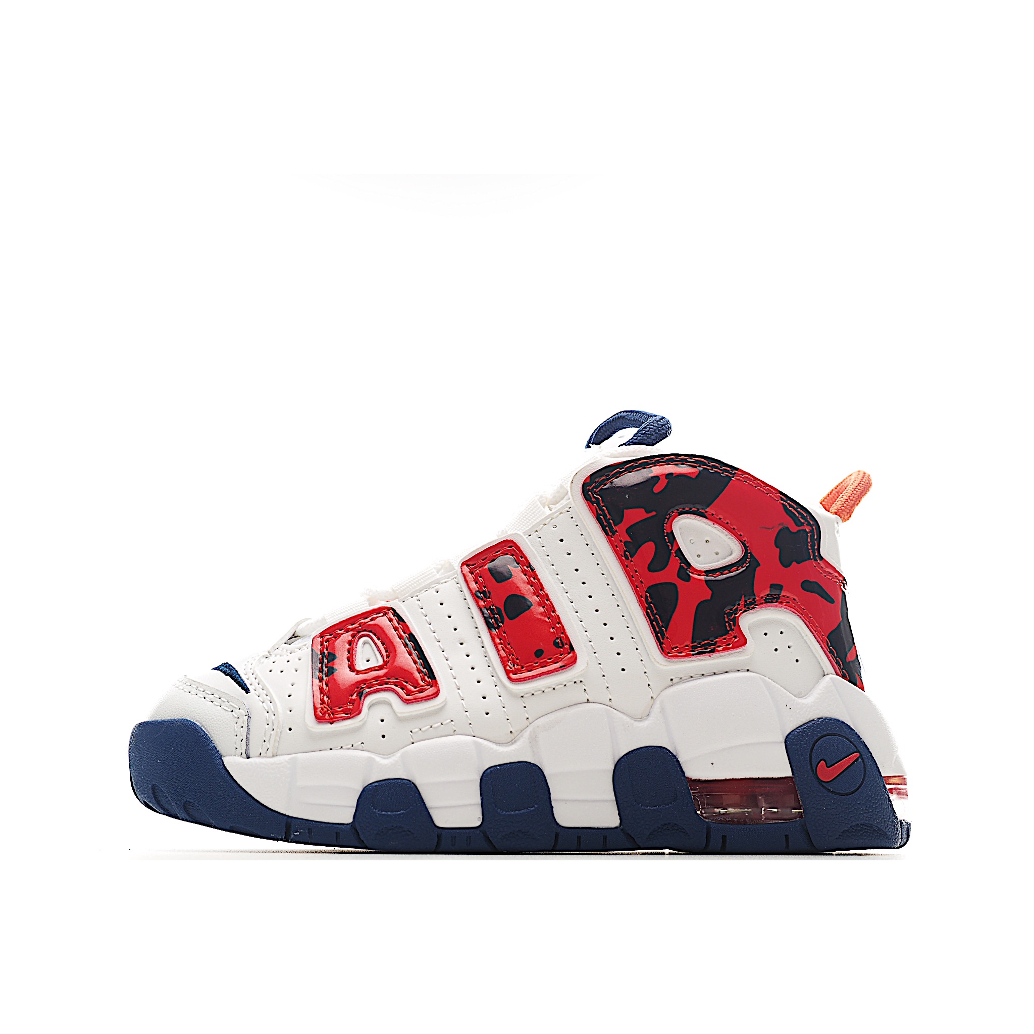 图片[2]-NK 皮蓬 复古篮球松紧带童鞋 1996年，以流行于街头的涂鸦文化为设计灵感，打造出了整体的设计风格夸张而充满魅力，厚实而充满质感的皮质鞋面两侧印刻了一对巨大的字母AIR，独特炫酷的外观惊艳无比。因皮蓬上脚而被广大球迷所熟知，恰逢1996年芝加哥公牛72胜10负的逆天战绩与顺利捧杯，加之皮蓬在赛场上的完美表现，也为其增添了不少的光环，是为球鞋爱好者匠心打造的致敬之作。 尺码：24–27 小童 28-37.5 大童 货号：6100-选品中心