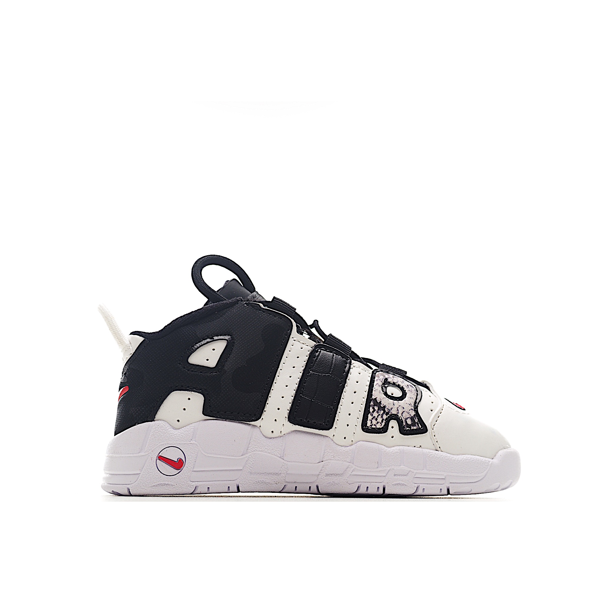 图片[7]-NK 皮蓬 复古篮球松紧带童鞋 1996年，以流行于街头的涂鸦文化为设计灵感，打造出了整体的设计风格夸张而充满魅力，厚实而充满质感的皮质鞋面两侧印刻了一对巨大的字母AIR，独特炫酷的外观惊艳无比。因皮蓬上脚而被广大球迷所熟知，恰逢1996年芝加哥公牛72胜10负的逆天战绩与顺利捧杯，加之皮蓬在赛场上的完美表现，也为其增添了不少的光环，是为球鞋爱好者匠心打造的致敬之作。 尺码：24–27 小童 28-37.5 大童 货号：3100-选品中心