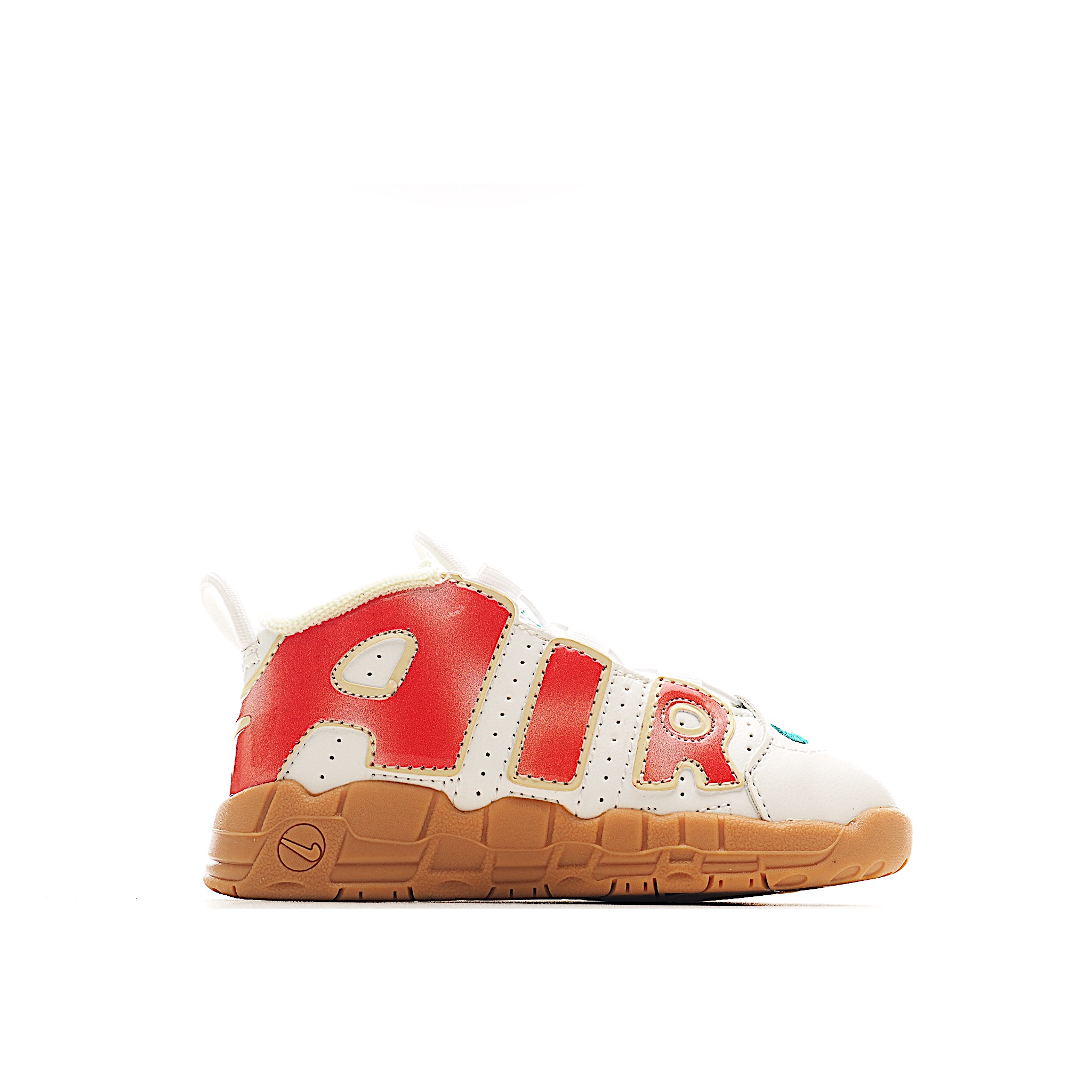 图片[7]-NK 皮蓬 复古篮球松紧带童鞋 1996年，以流行于街头的涂鸦文化为设计灵感，打造出了整体的设计风格夸张而充满魅力，厚实而充满质感的皮质鞋面两侧印刻了一对巨大的字母AIR，独特炫酷的外观惊艳无比。因皮蓬上脚而被广大球迷所熟知，恰逢1996年芝加哥公牛72胜10负的逆天战绩与顺利捧杯，加之皮蓬在赛场上的完美表现，也为其增添了不少的光环，是为球鞋爱好者匠心打造的致敬之作。 尺码：24–27 小童 28-37.5 大童 货号：4100-选品中心