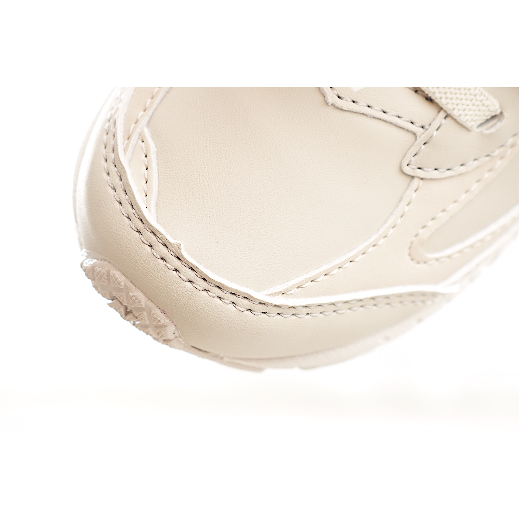 图片[8]-NB 2002 加绒松紧带魔术贴童鞋 以千禧年代跑鞋为设计灵感，专为活泼好动的孩子打造。 鞋底结合ABZORB中底与N-ergy外底，缓震同时吸收冲击力。 简约皮革鞋面抗磨耐穿，魔鬼毡束带方便孩子快速调整松紧。加绒內里在冬季为儿童双脚提供温暧保障。 尺码：26-37 货号：TM-选品中心