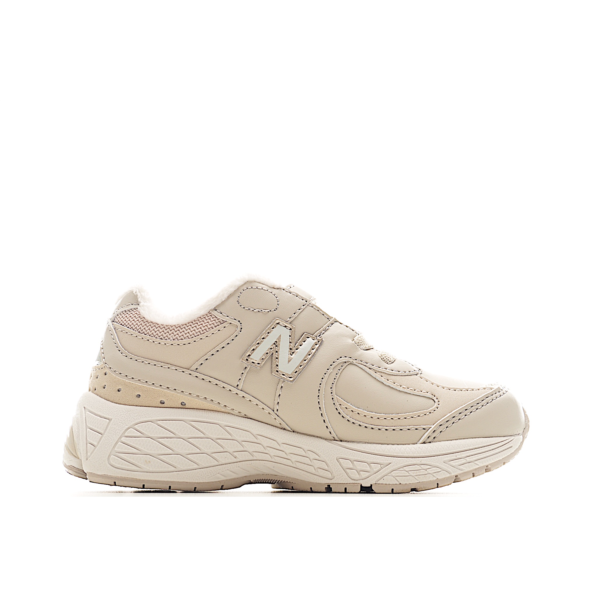 图片[2]-NB 2002 加绒松紧带魔术贴童鞋 以千禧年代跑鞋为设计灵感，专为活泼好动的孩子打造。 鞋底结合ABZORB中底与N-ergy外底，缓震同时吸收冲击力。 简约皮革鞋面抗磨耐穿，魔鬼毡束带方便孩子快速调整松紧。加绒內里在冬季为儿童双脚提供温暧保障。 尺码：26-37 货号：TM-选品中心