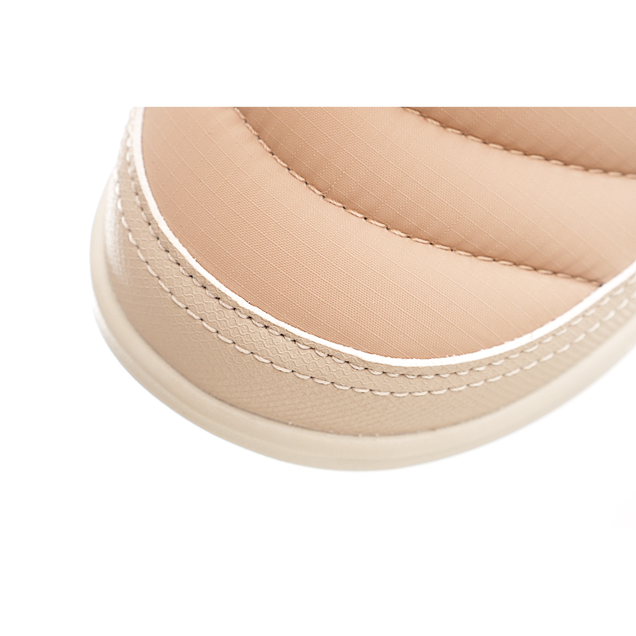 图片[8]-NB 大篷车 雪地童靴 专为儿童设计的舒适童鞋！柔软鞋面搭配魔鬼毡设计，轻松穿脱，方便好动的宝贝。鞋内拉绒材质提供温暖舒适的贴合度，避震中底提供绝佳缓冲，让宝贝探索世界更舒适自在。经典黑色百搭时尚，是您宝贝成长路上的最佳伙伴！ 货号：L1 尺码：24-39-选品中心