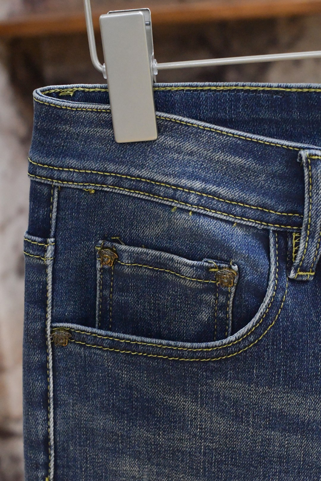 Versace Vancez 2024ss Fantascheux Jeans: Modern Innovation in Classic Style - 图片 5