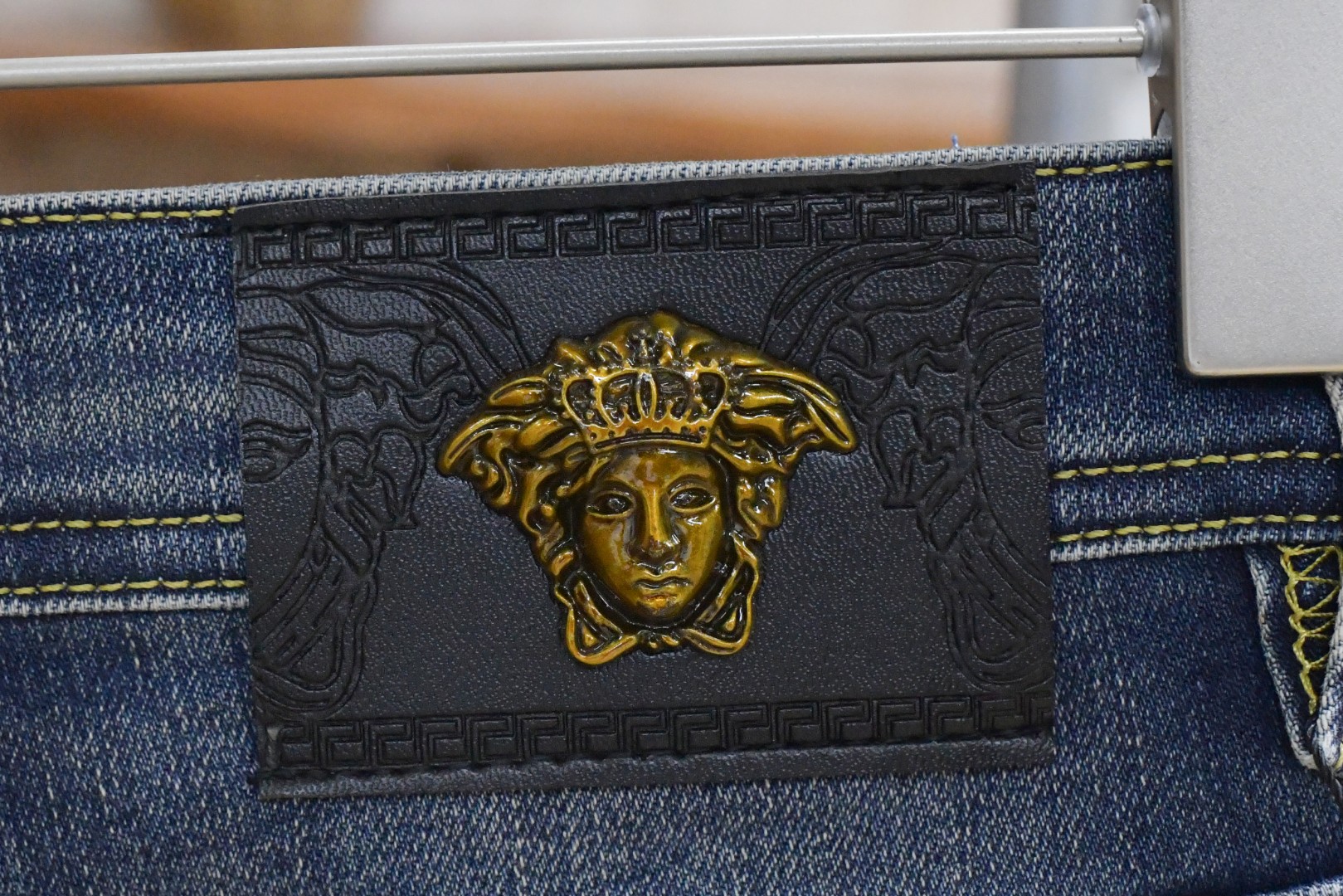 Versace Vancez 2024ss Fantascheux Jeans: Modern Innovation in Classic Style - 图片 8