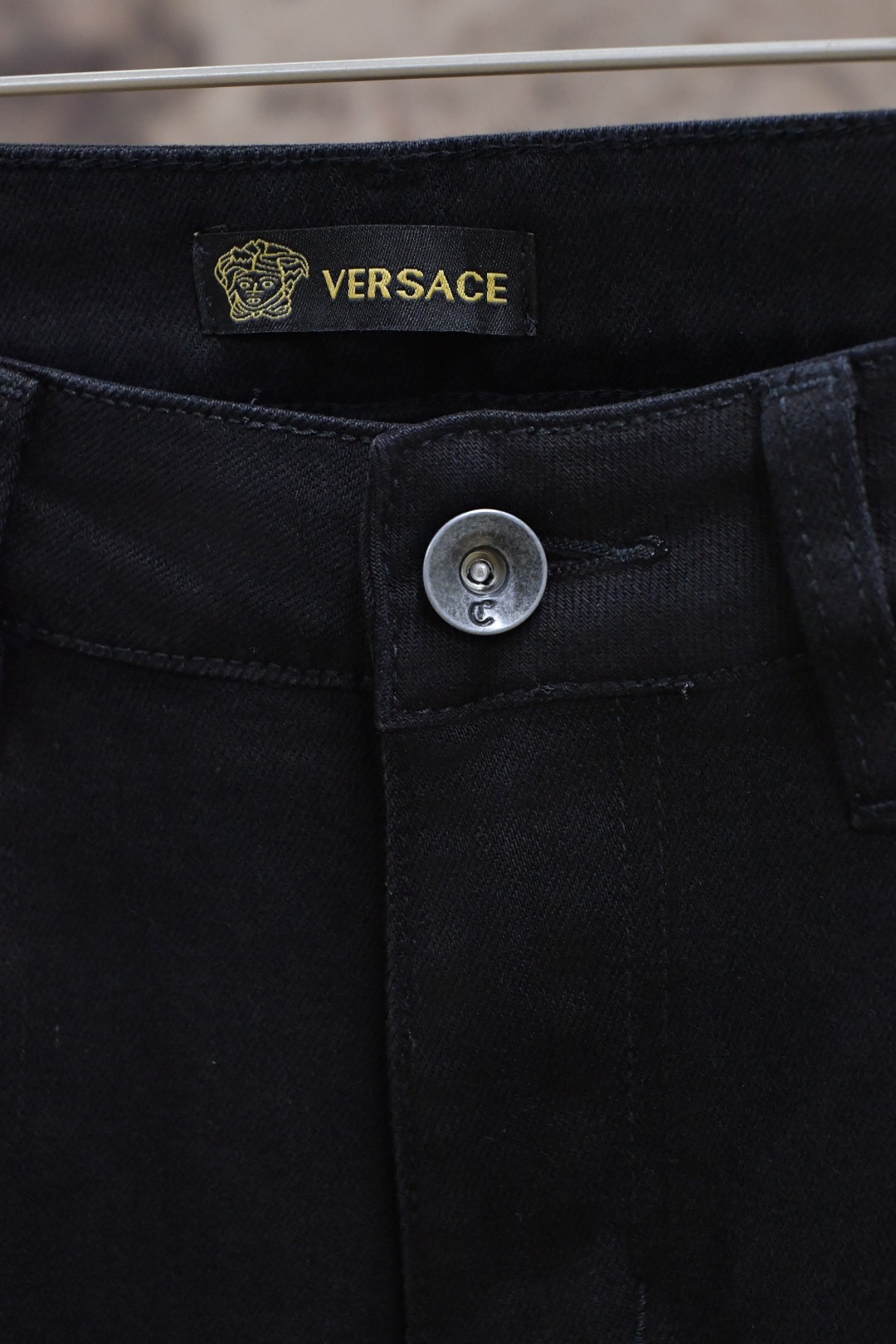 Versace Vancez 2024ss New Jeans: Modern Innovation in Classic Style - 图片 6