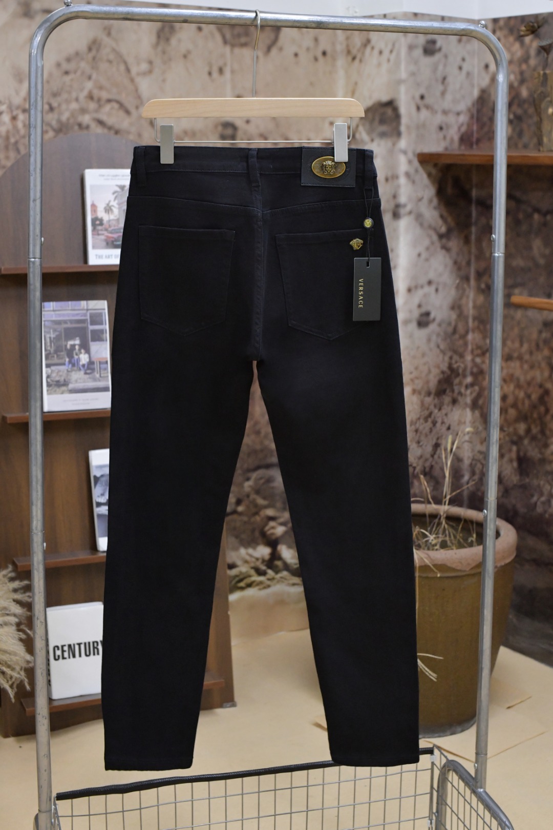 Versace Vancez 2024ss New Jeans: Modern Innovation in Classic Style - 图片 1