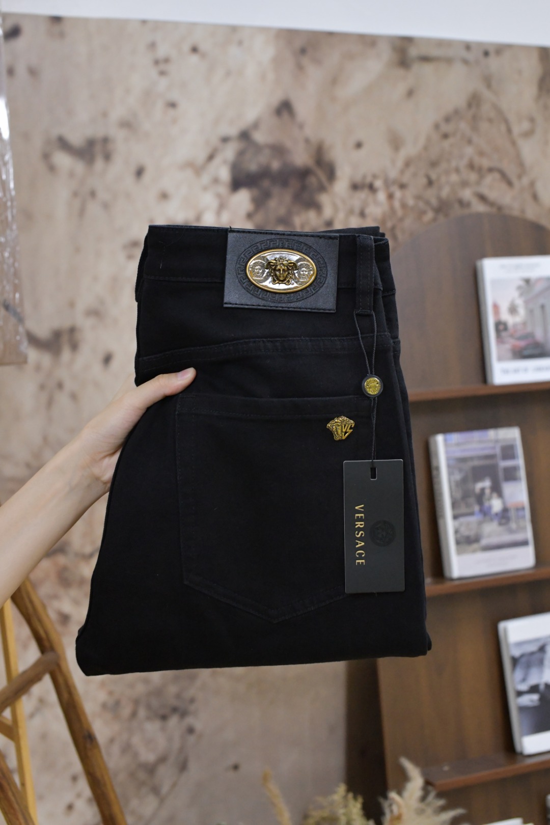 Versace Vancez 2024ss New Jeans: Modern Innovation in Classic Style - 图片 3