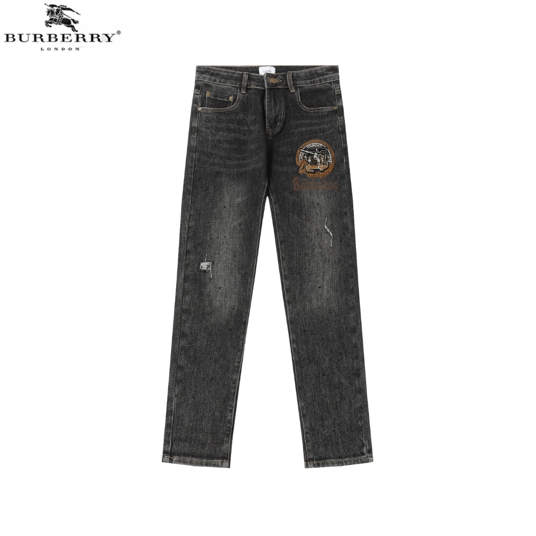 High-Tech Embroidered BURBERRY Jeans: Autumn 2024 Collection Highlights - 图片 2