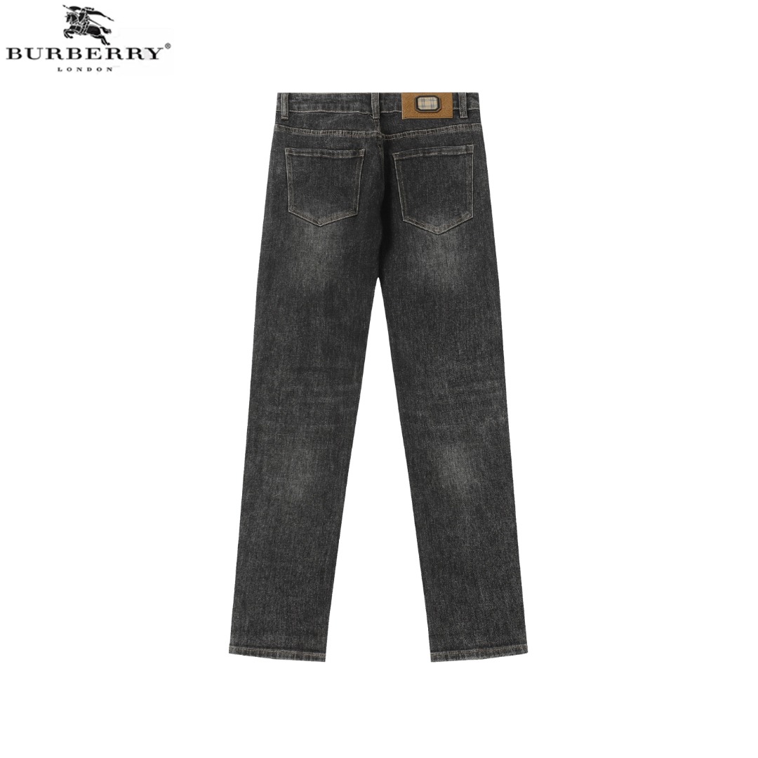 High-Tech Embroidered BURBERRY Jeans: Autumn 2024 Collection Highlights - 图片 1