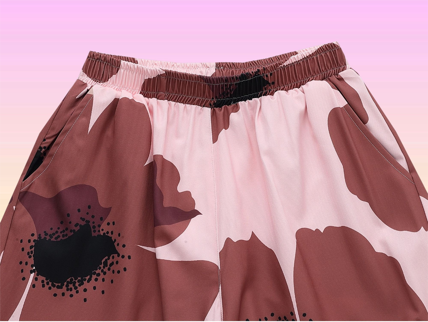 Valentino Shorts in Picture Color, Unisex Sizing with Custom Supplements - 图片 4