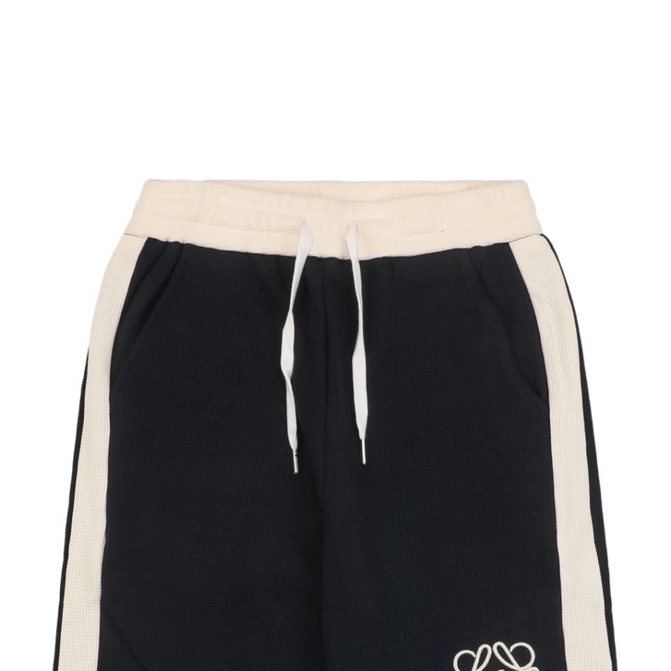 Loewe/罗意威 24ss 白边拼色华夫格花标刺绣短裤