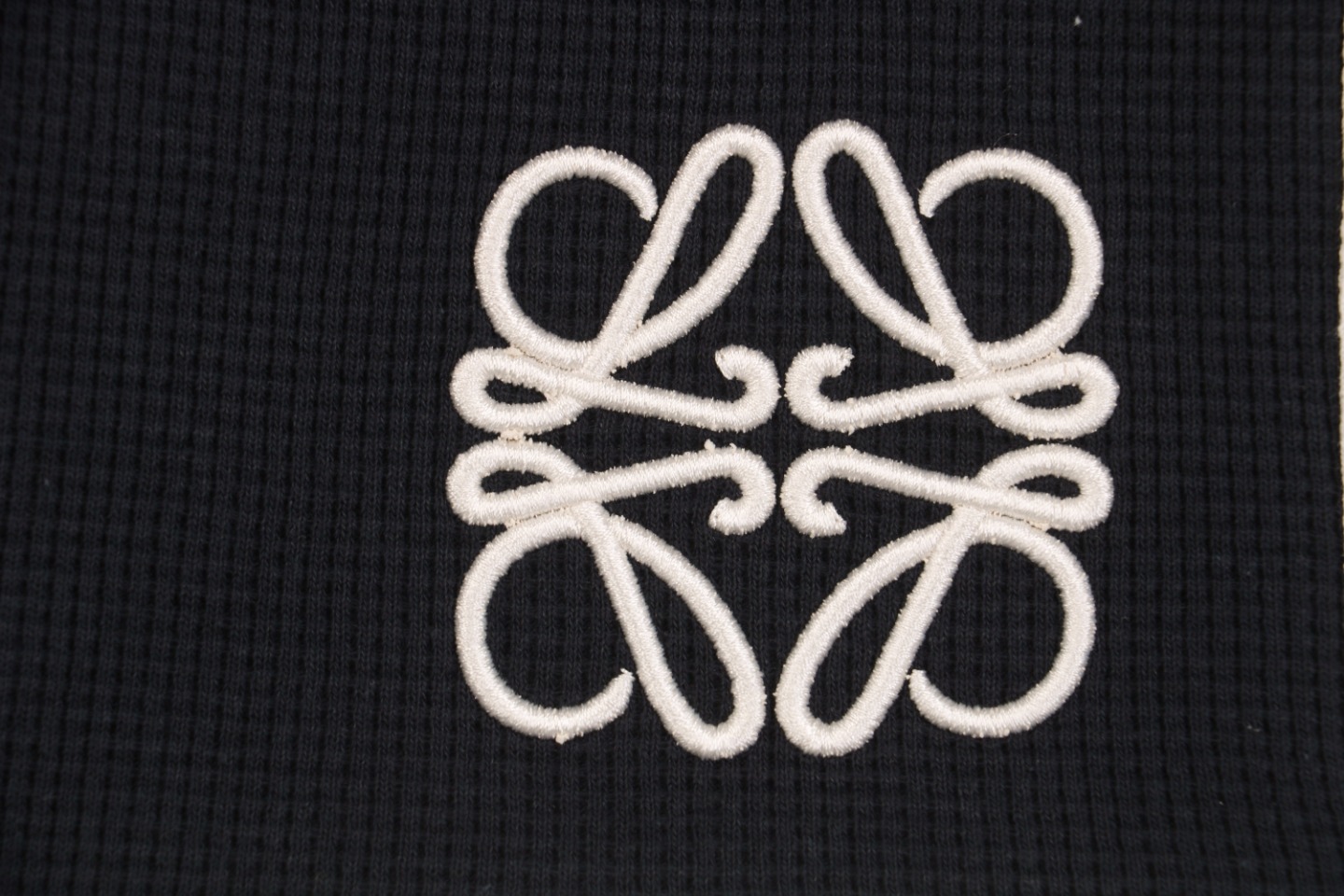 Loewe/罗意威 24ss 白边拼色华夫格花标刺绣短裤