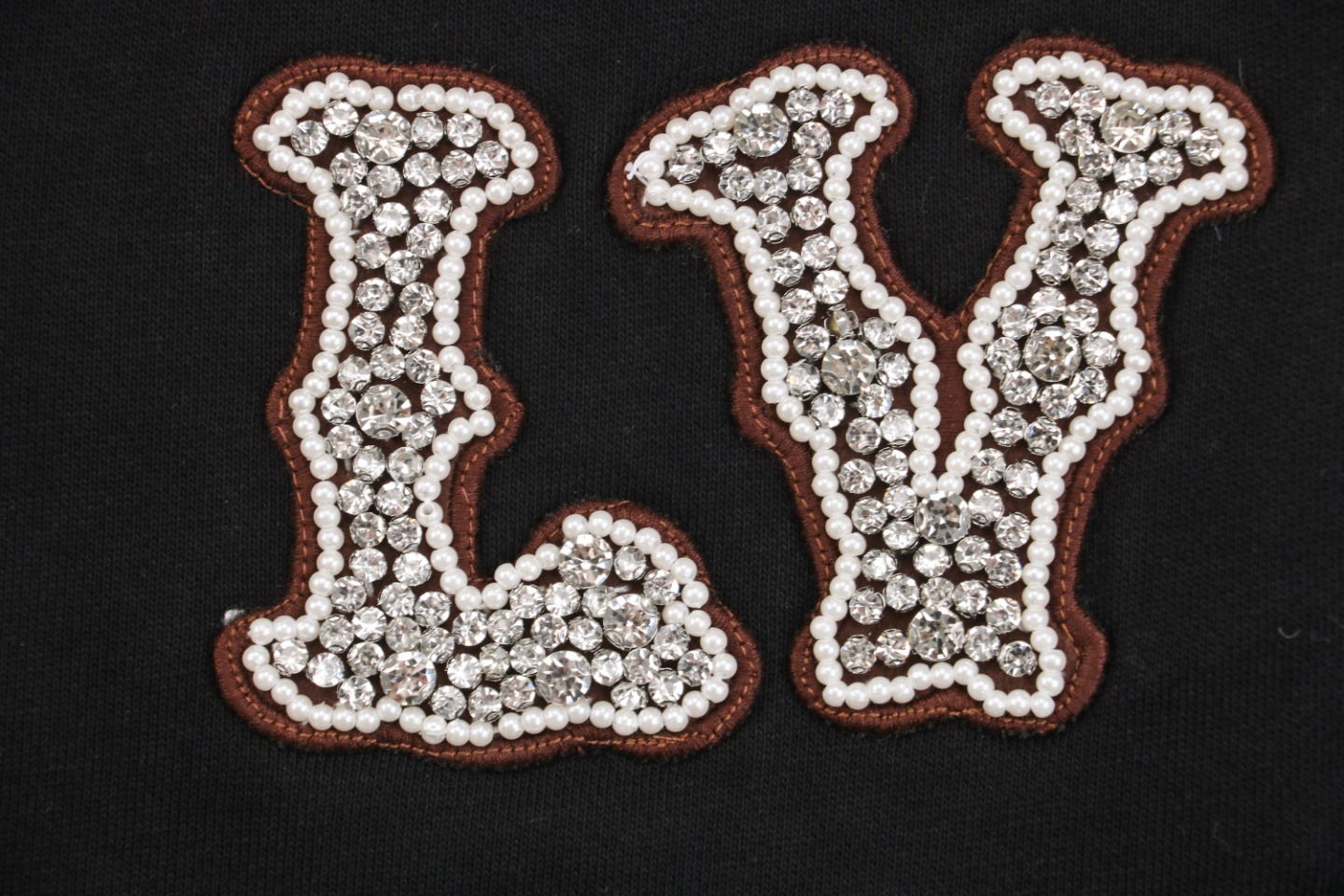 1v 24ss 老花字母烫钻刺绣短裤-Chinese UA Cheap High Quatity Brand Clothes Bags handbags Sneakers wholesale wholesaler seller from China Factory suppliers Fashion Clothing Shoes best Quality Beautiful Price 1v 24ss 老花字母烫钻刺绣短裤