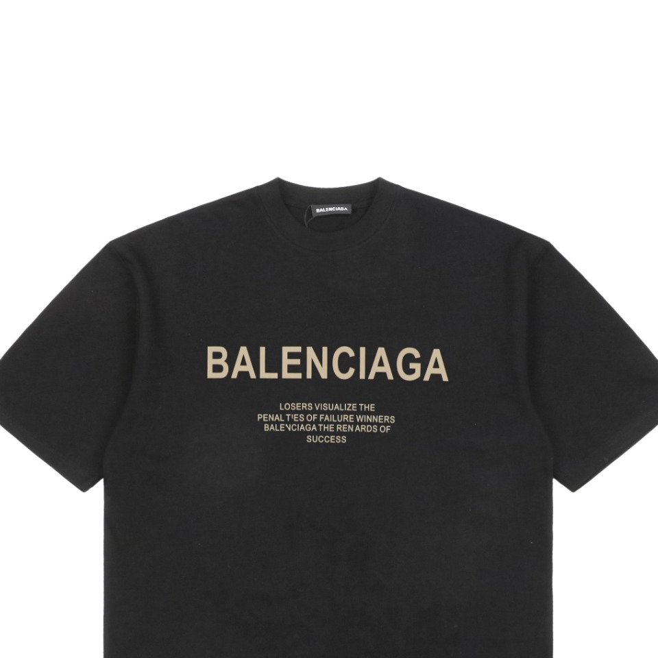 Balenciaga/巴黎世家 24ss 金色字母标语印花短袖