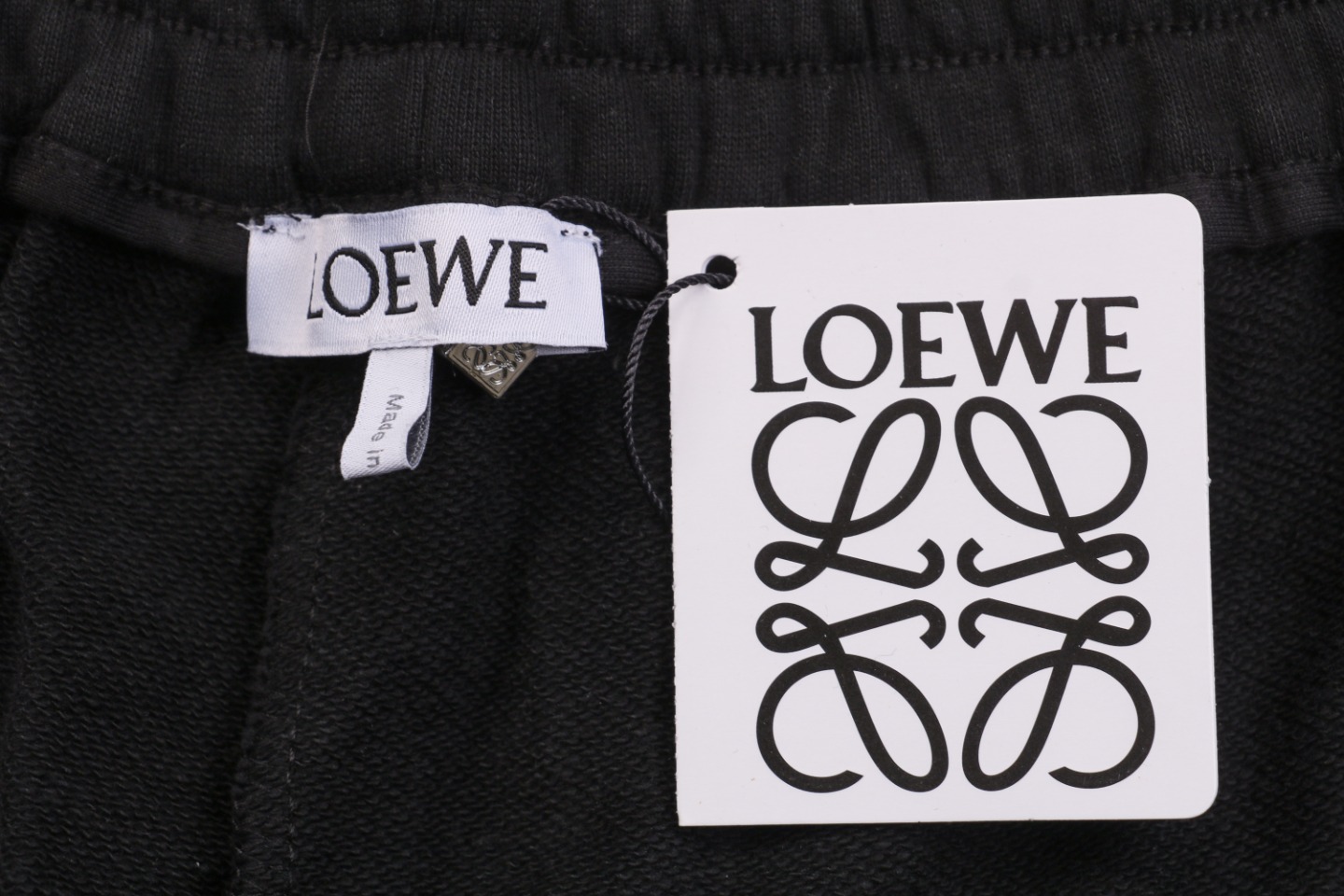 Loewe/罗意威 23ss 侧边织带花标刺绣短裤