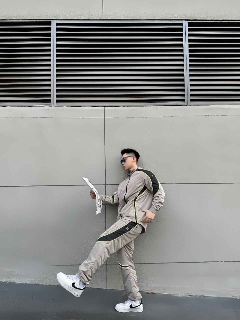 Upper body collection picture GivenchyGivenchy 24Fw Khaki Green Trousers