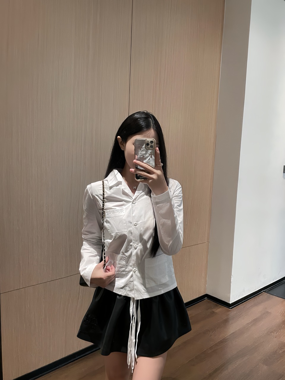 Upper body collection picture Miu Miu 24Fw pocket Miu letter embroidered long s