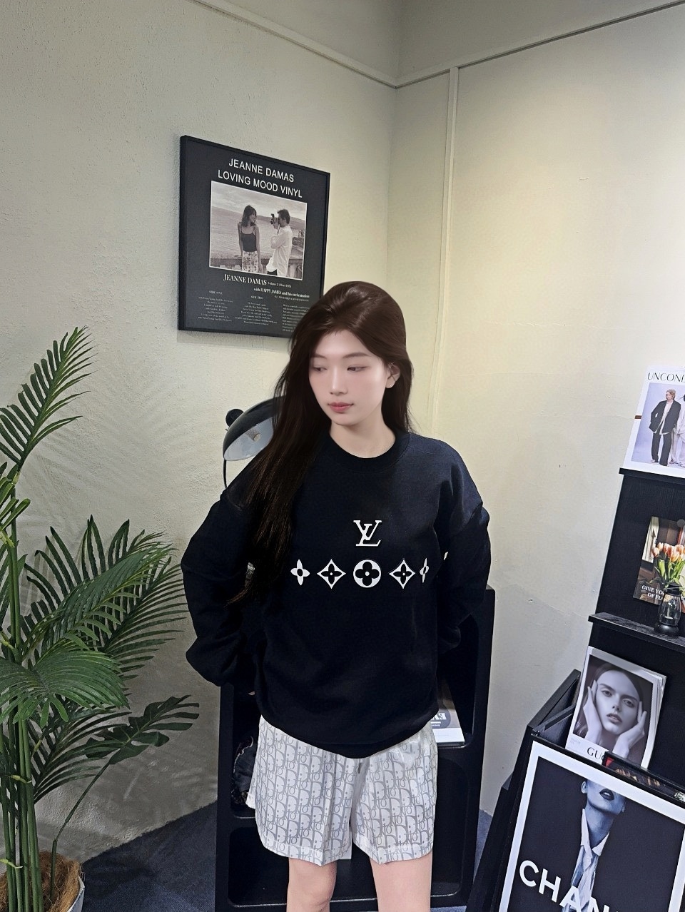 Upper body collection picture 1v 24Fw Three Flower Embossed Round Neck Hoodie