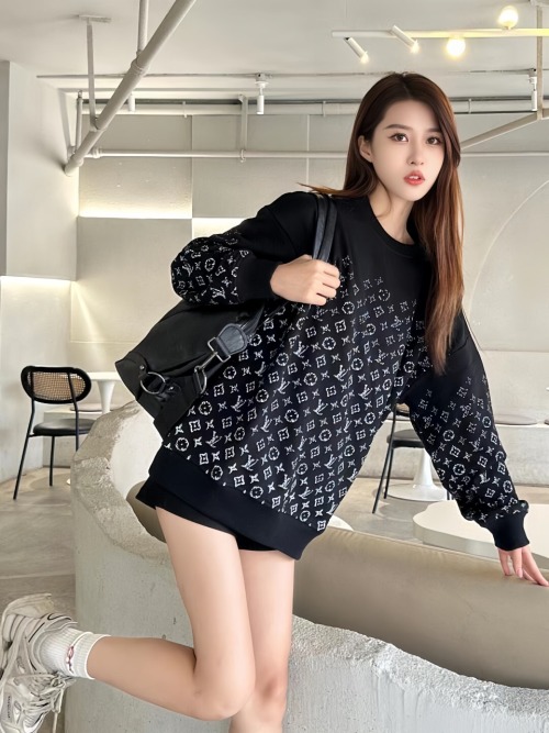 Louis Vuitton Gradient Print Crewneck Sweatshirt - Unisex, Relaxed Fit 1 Louis Vuitton Gradient Print Crewneck Sweatshirt - Unisex, Relaxed Fit