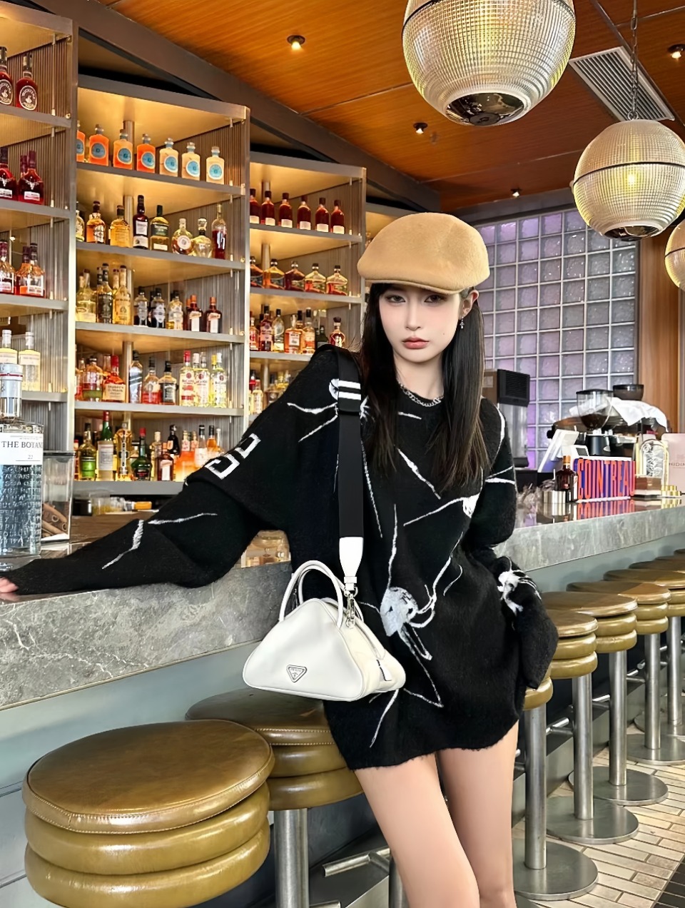 Upper body collection picture GivenchyGivenchy 24Fw Spider Web 4G Knitted Roun