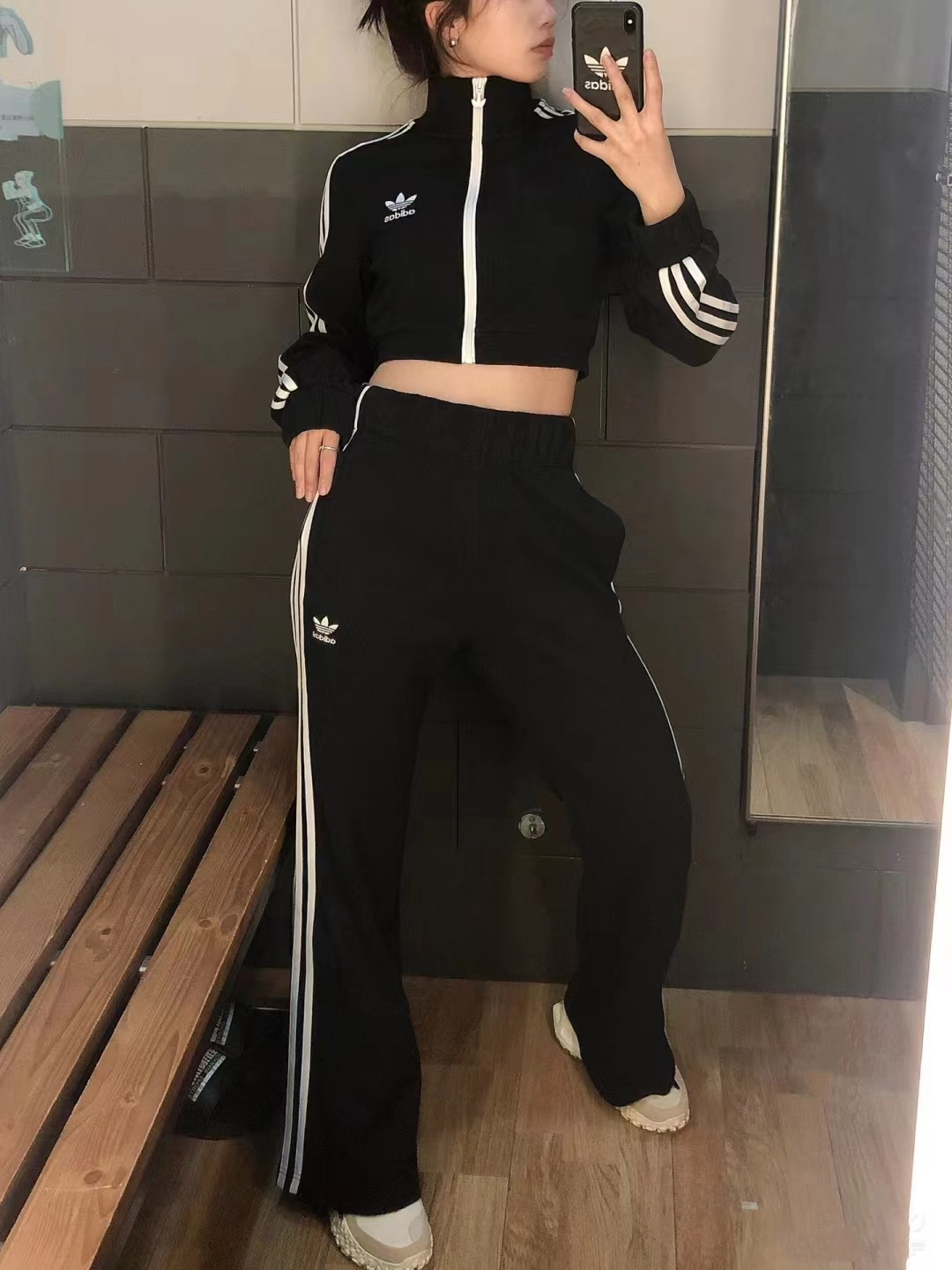 Adidas Custom Moisturix: Premium Quality Tri-Leaf Embroidered Fabric in Black, Sizes S-XL. - 图片 1