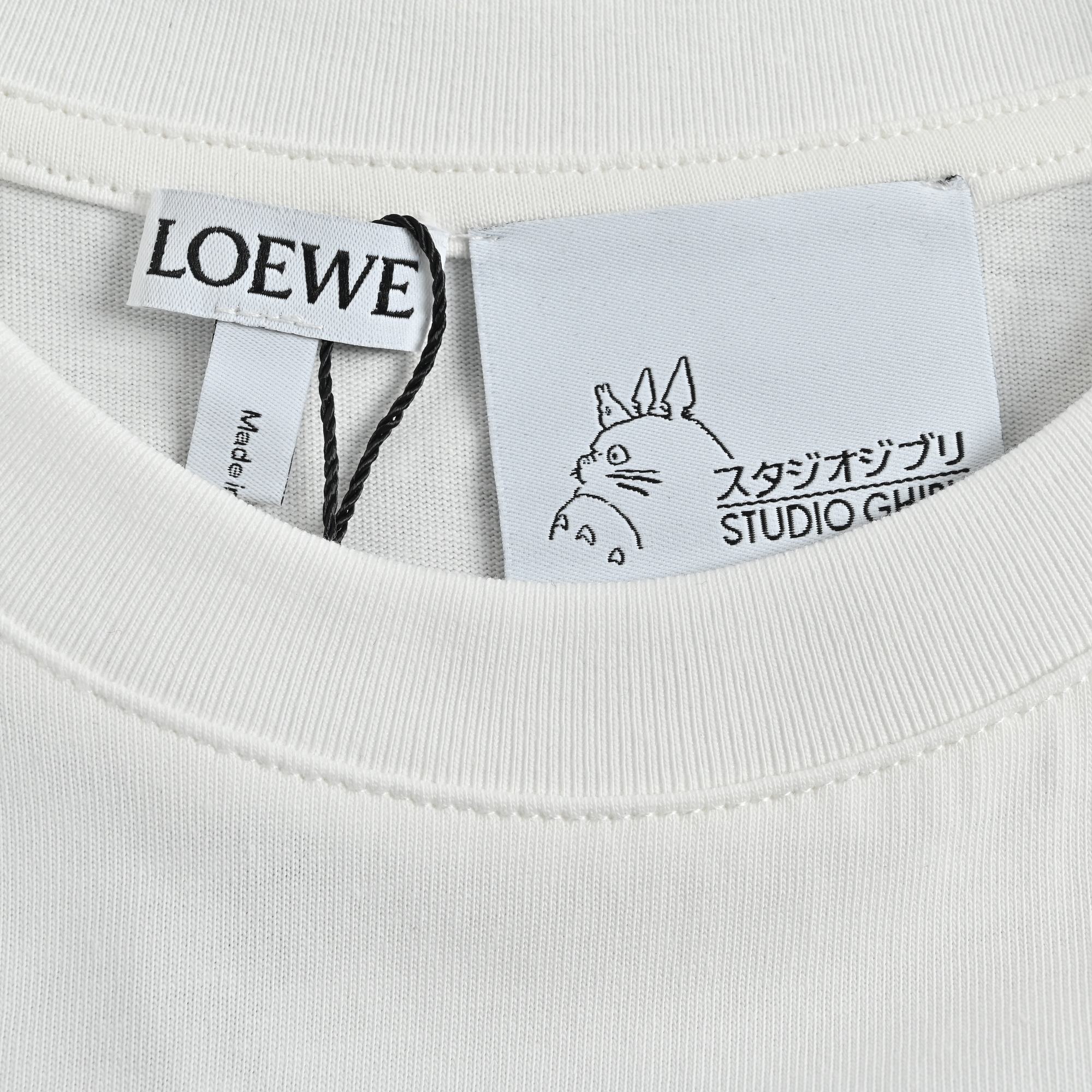 LOEWE/罗意威 哈尔的移动城堡火焰短袖 罗意威L0EWE x 哈尔的移动城堡联名 卡西法火焰刺绣口袋短袖T恤