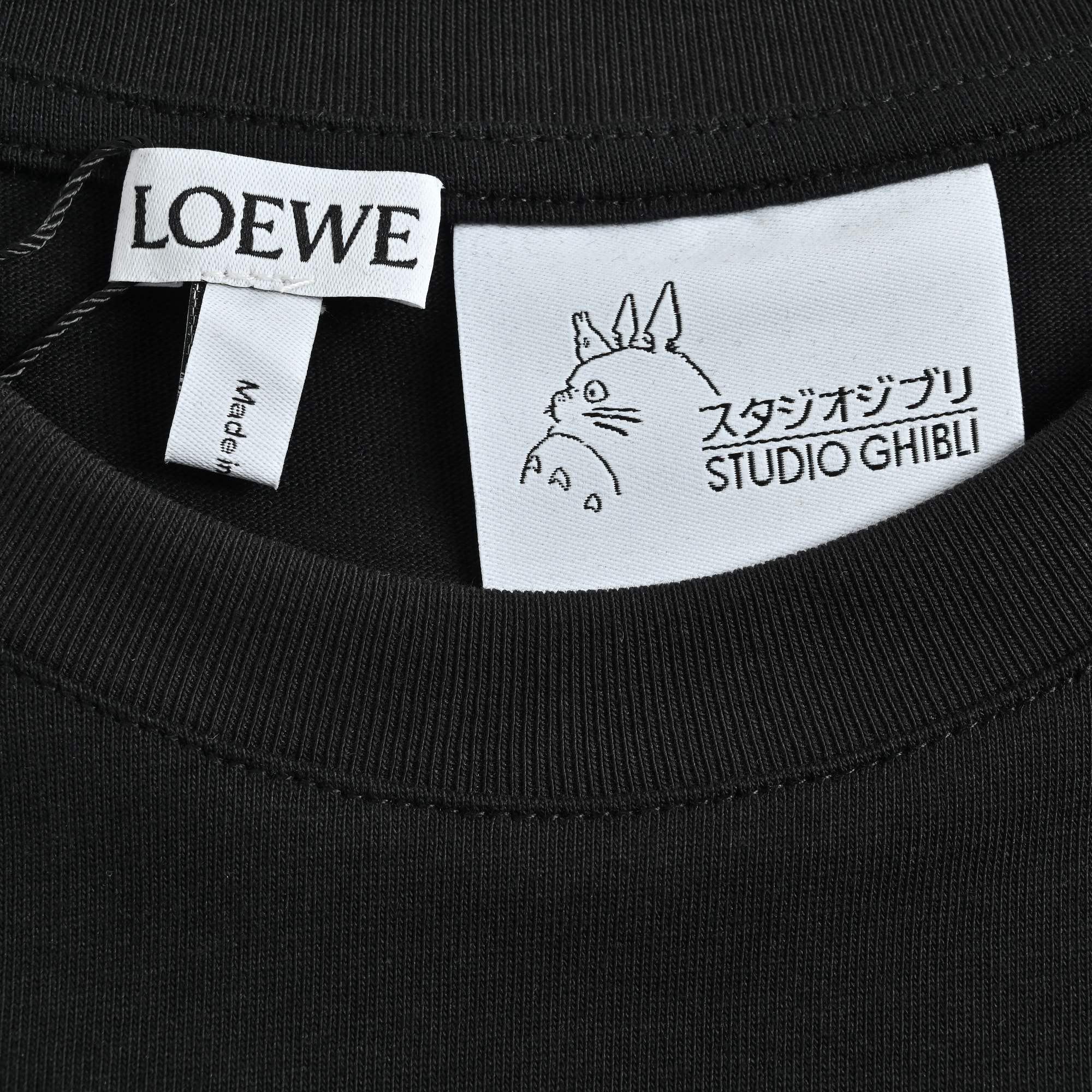 LOEWE/罗意威 哈尔的移动城堡火焰短袖 罗意威L0EWE x 哈尔的移动城堡联名 卡西法火焰刺绣口袋短袖T恤