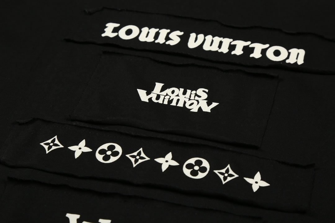 Louis Vuitton/路易威登 24FW 贴布反字老花短袖-Chinese UA Cheap High Quatity Brand Clothes Bags handbags Sneakers wholesale wholesaler seller from China Factory suppliers Fashion Clothing Shoes best Quality Beautiful Price Louis Vuitton/路易威登 24FW 贴布反字老花短袖