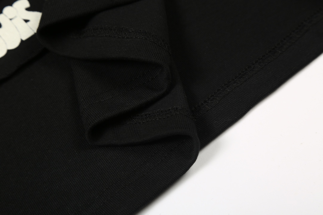 Louis Vuitton/路易威登 24FW 贴布反字老花短袖-Chinese UA Cheap High Quatity Brand Clothes Bags handbags Sneakers wholesale wholesaler seller from China Factory suppliers Fashion Clothing Shoes best Quality Beautiful Price Louis Vuitton/路易威登 24FW 贴布反字老花短袖