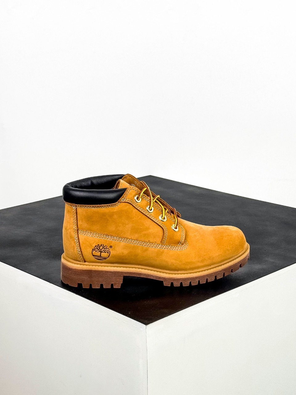 添柏岚 Timberland 踢不烂/经典款中帮黄色23061