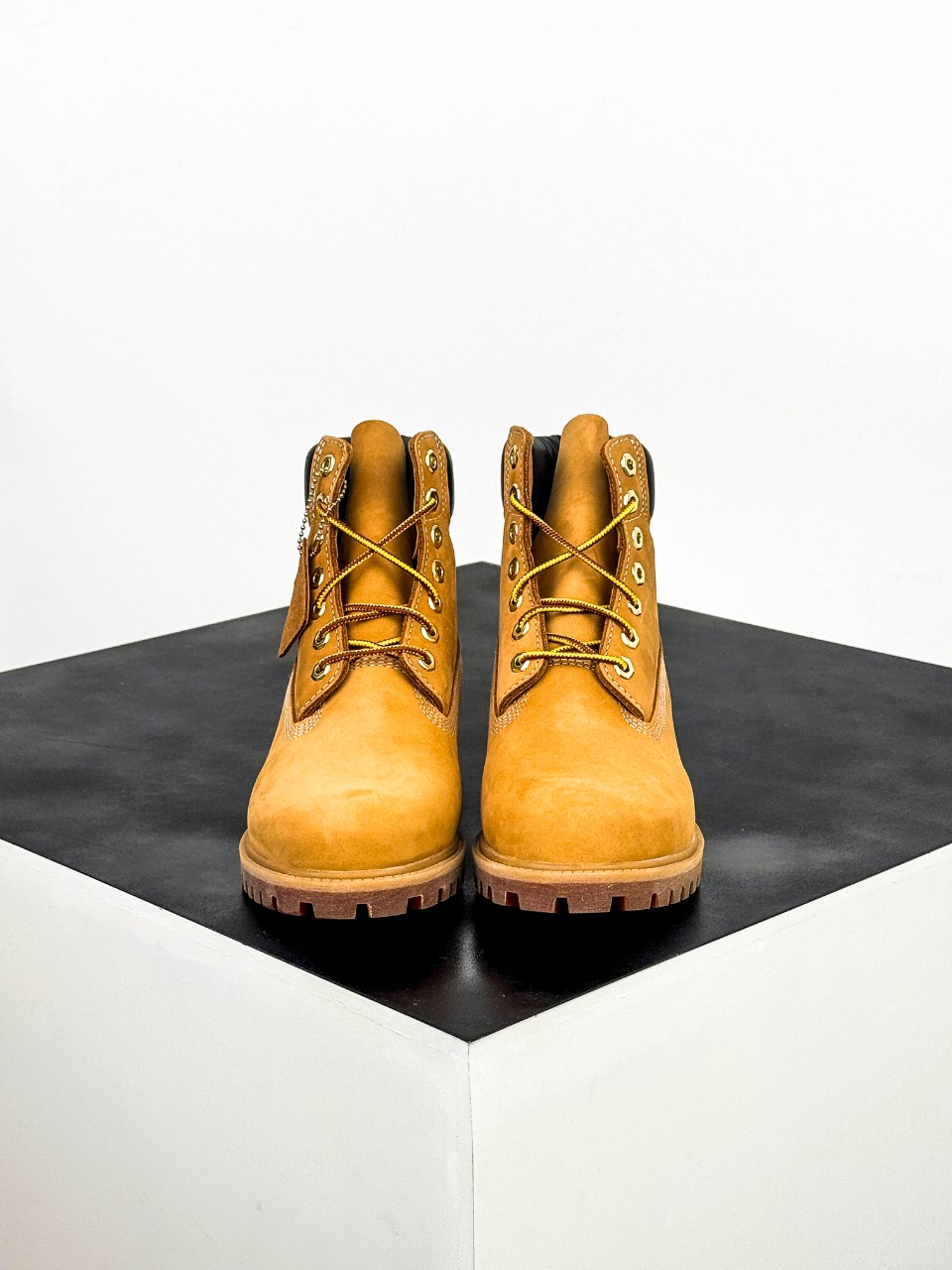 添柏岚 Timberland 踢不烂/经典款黄色高帮 女款六孔 型号10361 男款七孔 型号10061